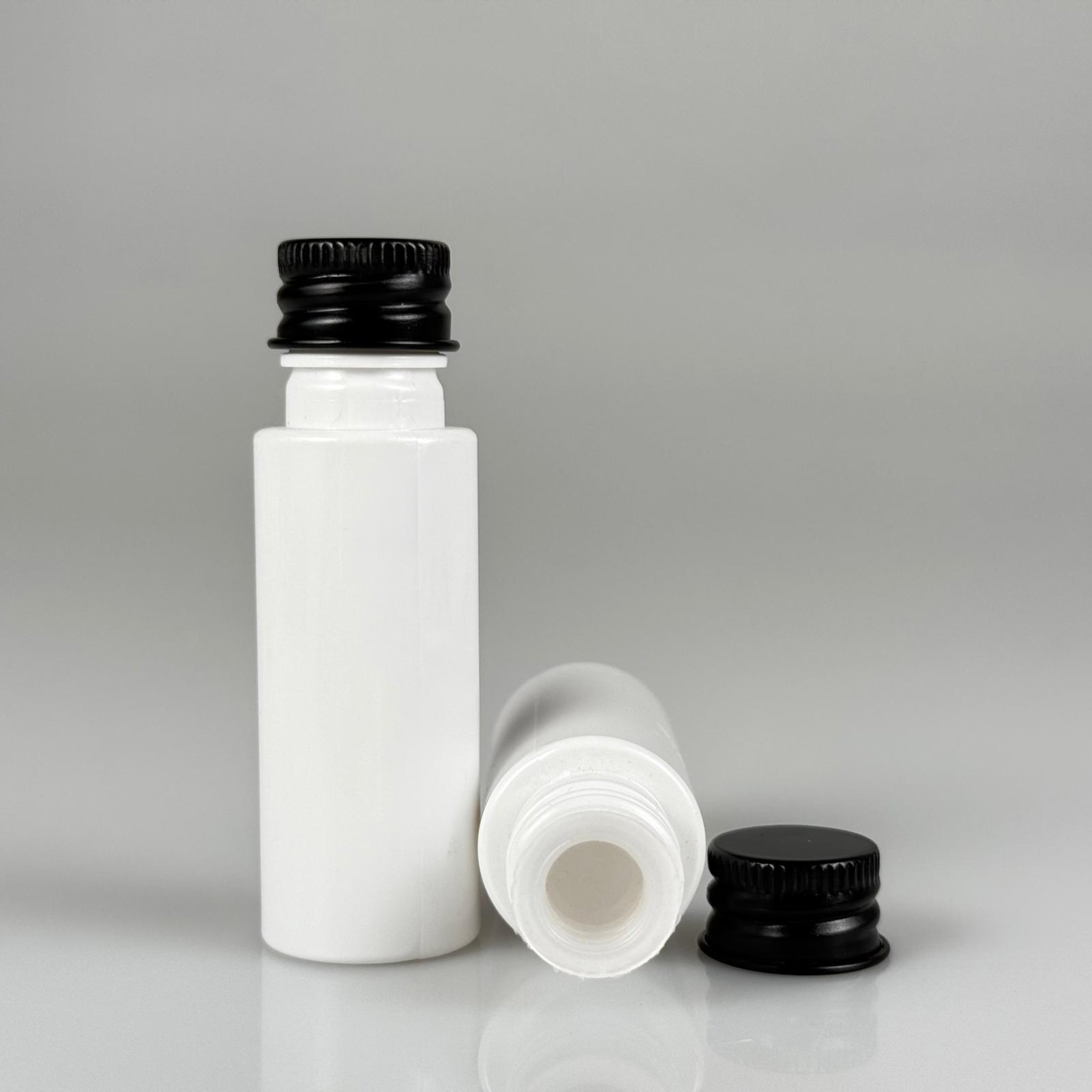 20 CC BEYAZ PET ŞİŞE + KÖPÜK CONTALI SİYAH ALÜMİNYUM METAL KAPAKLI + KÖR TIPALI TAKIM - 20 ML PLASTİK ŞİŞE
