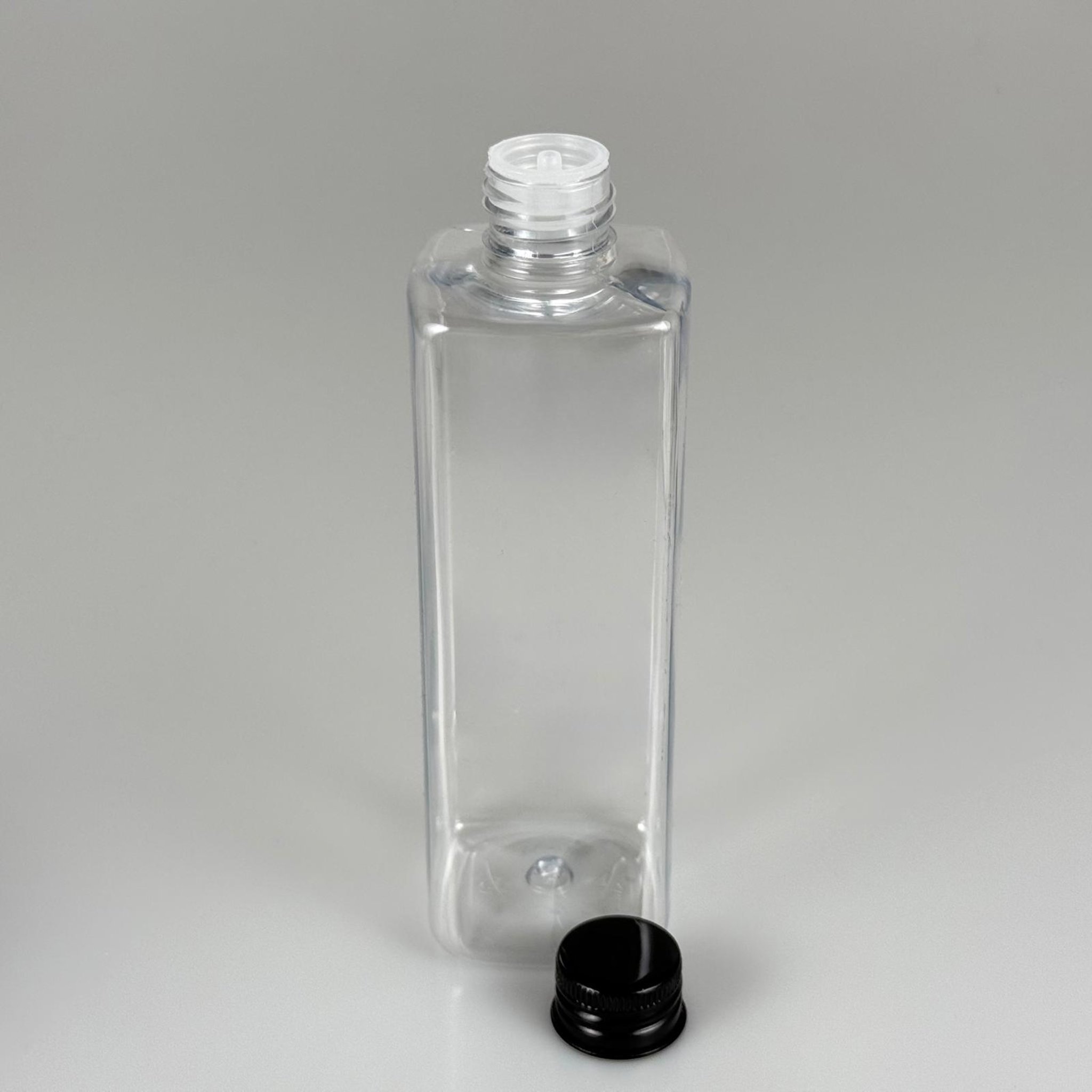 300 CC KARE PET ŞİŞE (31 GR - 24 AĞIZ) + KÖPÜK CONTALI SİYAH METAL ALÜMİNYUM KAPAK + KOLONYA TIPALI TAKIM - 300 ML KAPAKLI PLASTİK ŞİŞELER