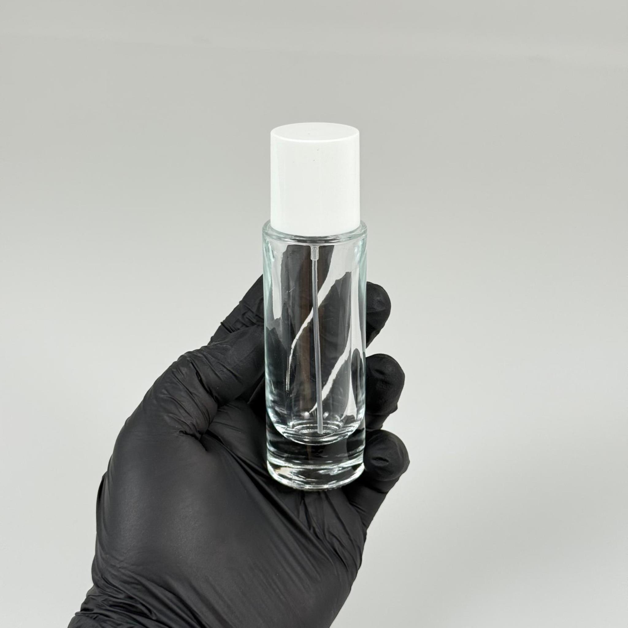 30 ML SİLİNDİR UZUN MODEL PARFÜM ŞİŞESİ - GÜMÜŞ METAL SPREYLİ + BEYAZ PLASTİK KAPAKLI (AĞIZ 15 MM GEÇME KOLAY KAPAMA)