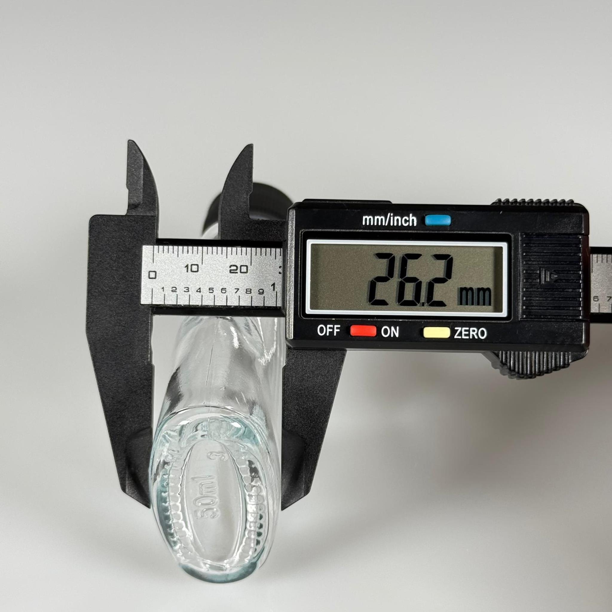 50 CC YASSI CAM ŞİŞE - SİYAH PLASTİK KAPAKLI - 50 ML CAM ŞİŞE - SOĞUK KAHVE İÇİN COLD BREW ŞİŞESİ