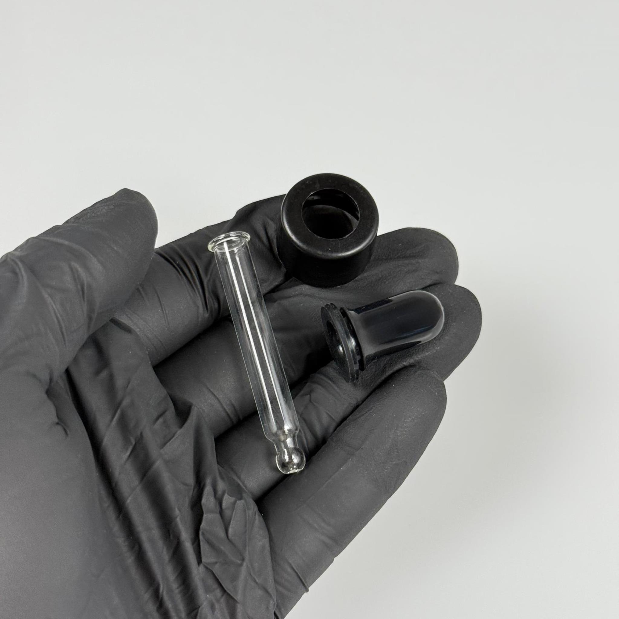 18 MM CAM DAMLALIKLI TAKIM - SİYAH EMZİK +  DELİKLİ PLASTİK DÜZ SİYAH KAPAK + 48 MM CAM PİPET