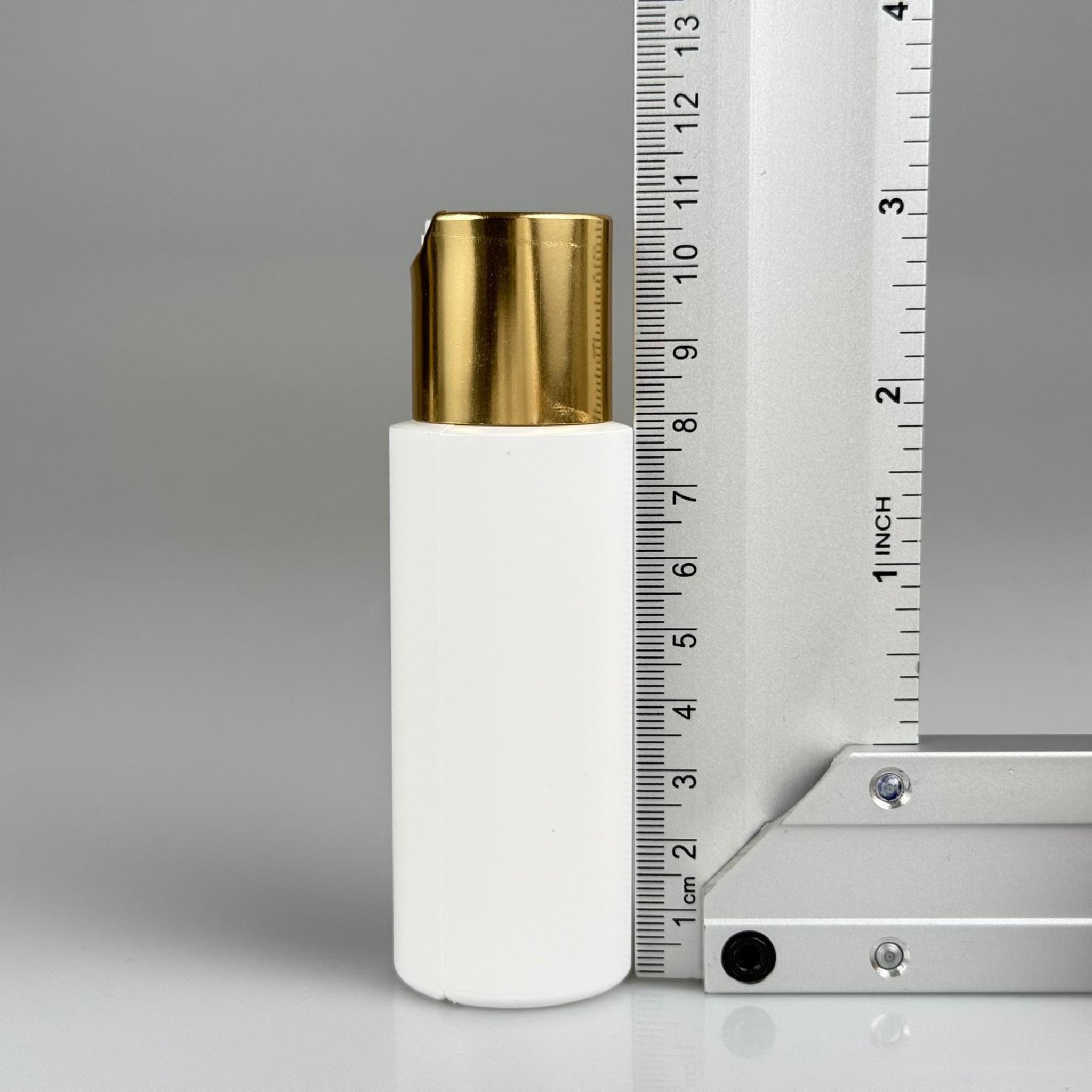 50 CC BEYAZ POLİETİLEN ŞAMPUAN ŞİŞESİ -  50 ML GOLD DİSKTOP ŞAMPUAN KAPAKLI ( ÜSTÜ BEYAZ ) TAKIM