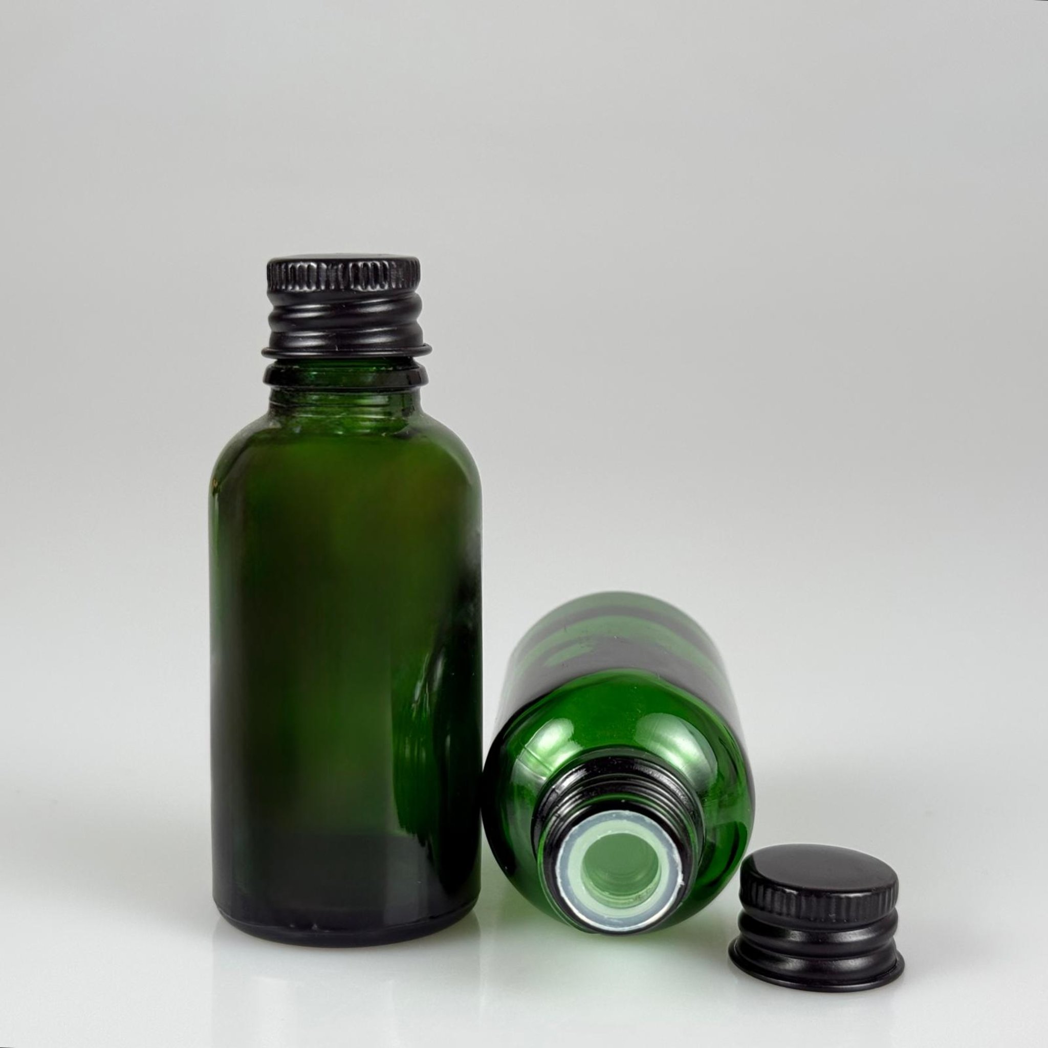 30 CC YEŞİL CAM ŞİŞE + KÖPÜK CONTALI SİYAH ALÜMİNYUM METAL KAPAKLI + KÖR TIPALI TAKIM - 30 ML YEŞİL CAM ŞİŞE