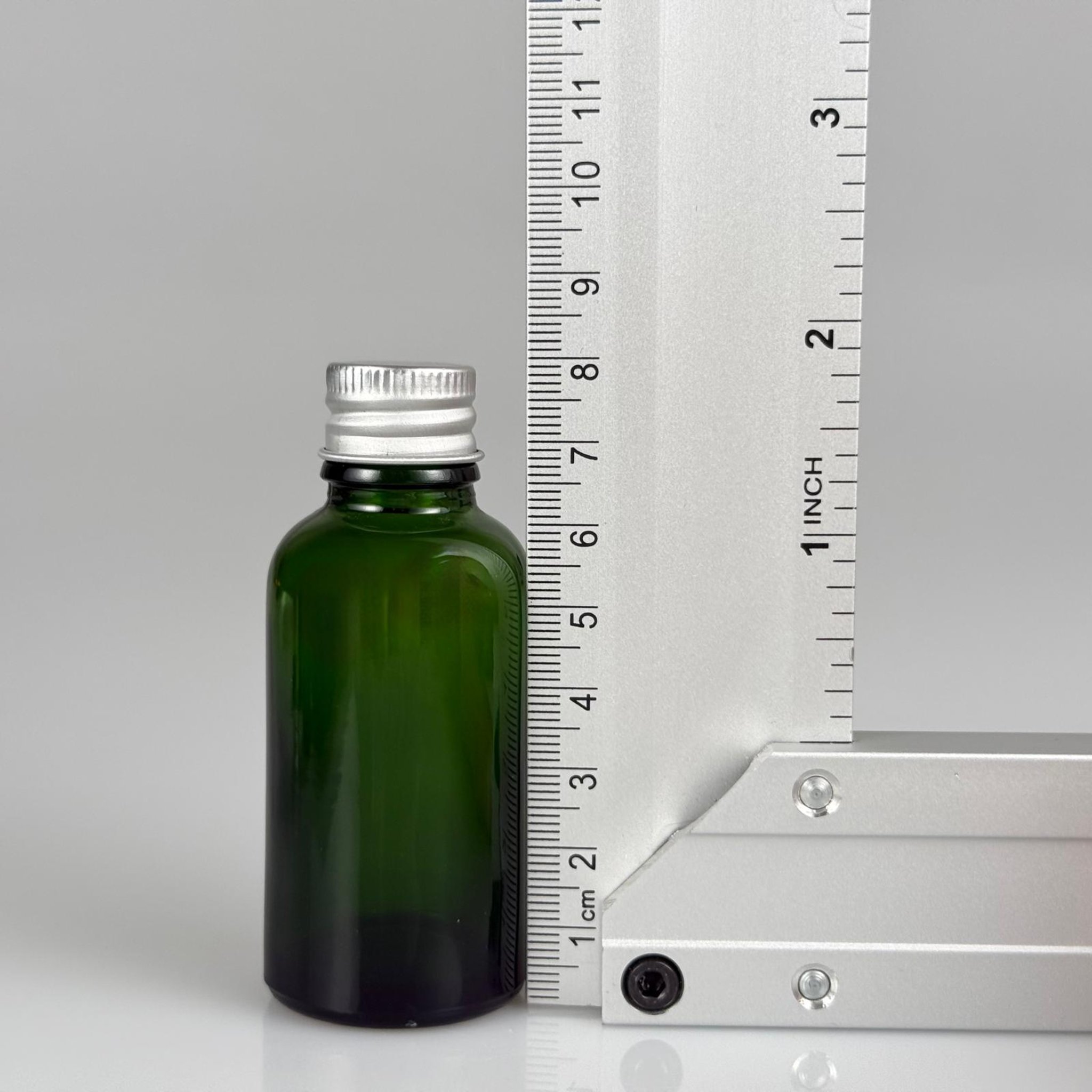 30 CC YEŞİL CAM ŞİŞE + KÖPÜK CONTALI GÜMÜŞ ALÜMİNYUM METAL KAPAKLI TAKIM - 30 ML YEŞİL CAM ŞİŞE