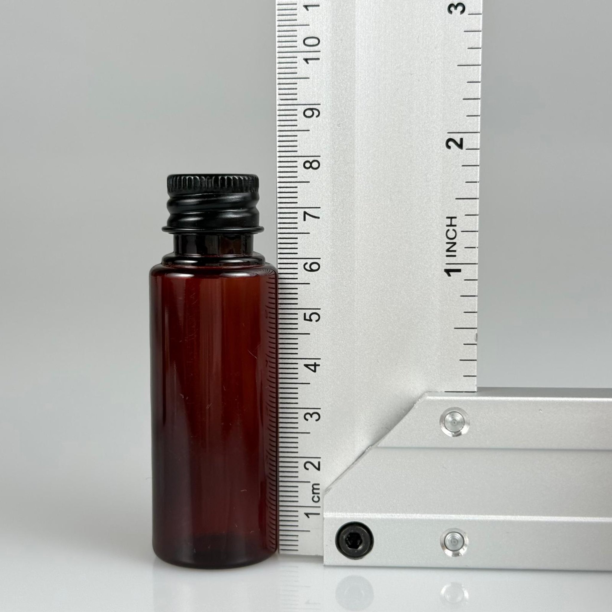 30 CC PET AMBER SHOT ŞİŞE - KÖPÜK CONTALI SİYAH ALÜMİNYUM METAL KAPAKLI TAKIM - 30 ML KAHVERENGİ PLASTİK ŞİŞE