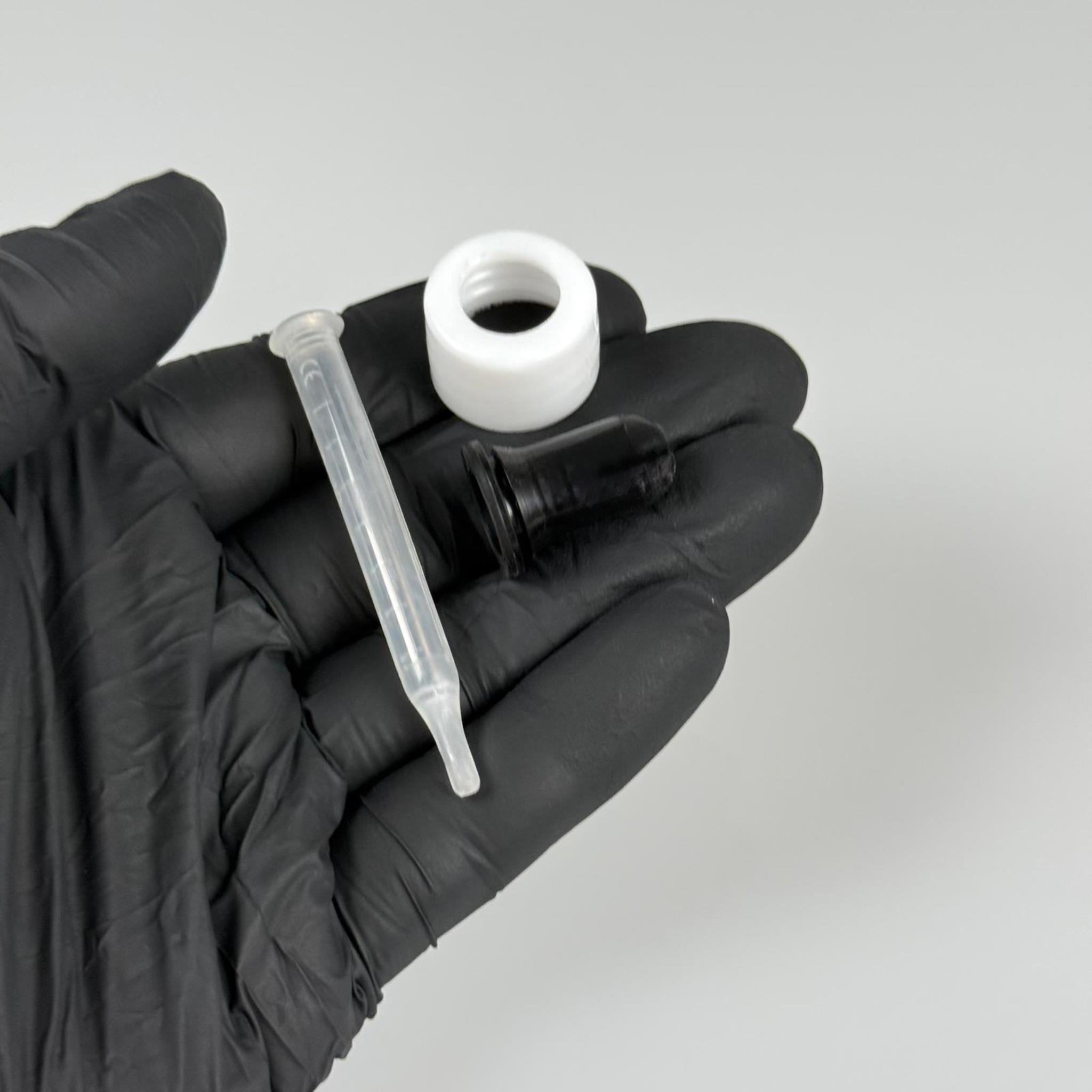 18 MM PLASTİK DAMLALIKLI TAKIM - SİYAH EMZİK +  DELİKLİ PLASTİK DÜZ BEYAZ KAPAK + 60 MM PLASTİK PİPET