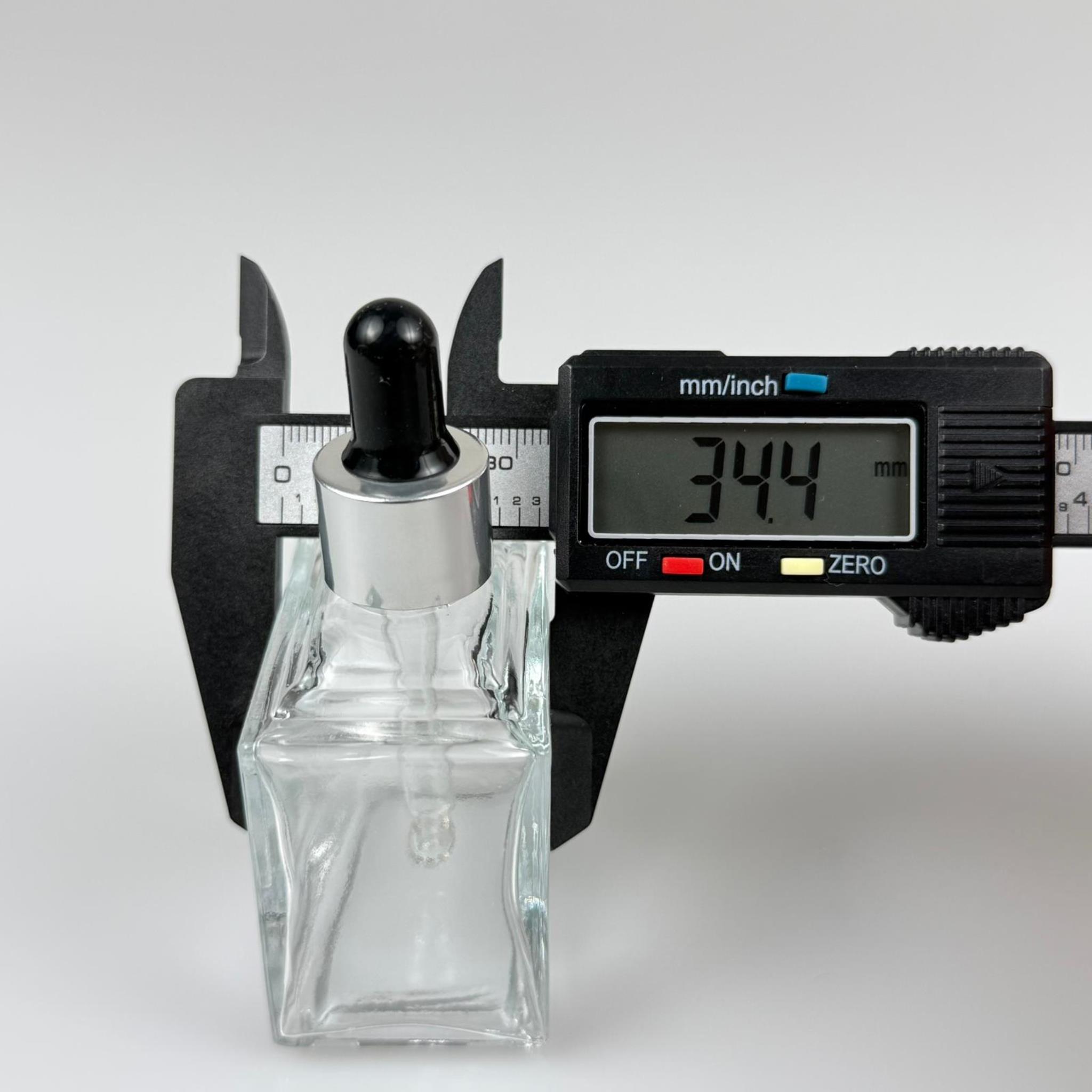 50 CC KÖŞELİ PRİZMA PRESTİJLİ CAM DAMLALIKLI ŞİŞE - SİYAH EMZİK - GÜMÜŞ METALİK KAPAK - 50 ML CAM DAMLALIKLI ŞİŞE - DAMLALIKLI BOŞ ŞİŞE