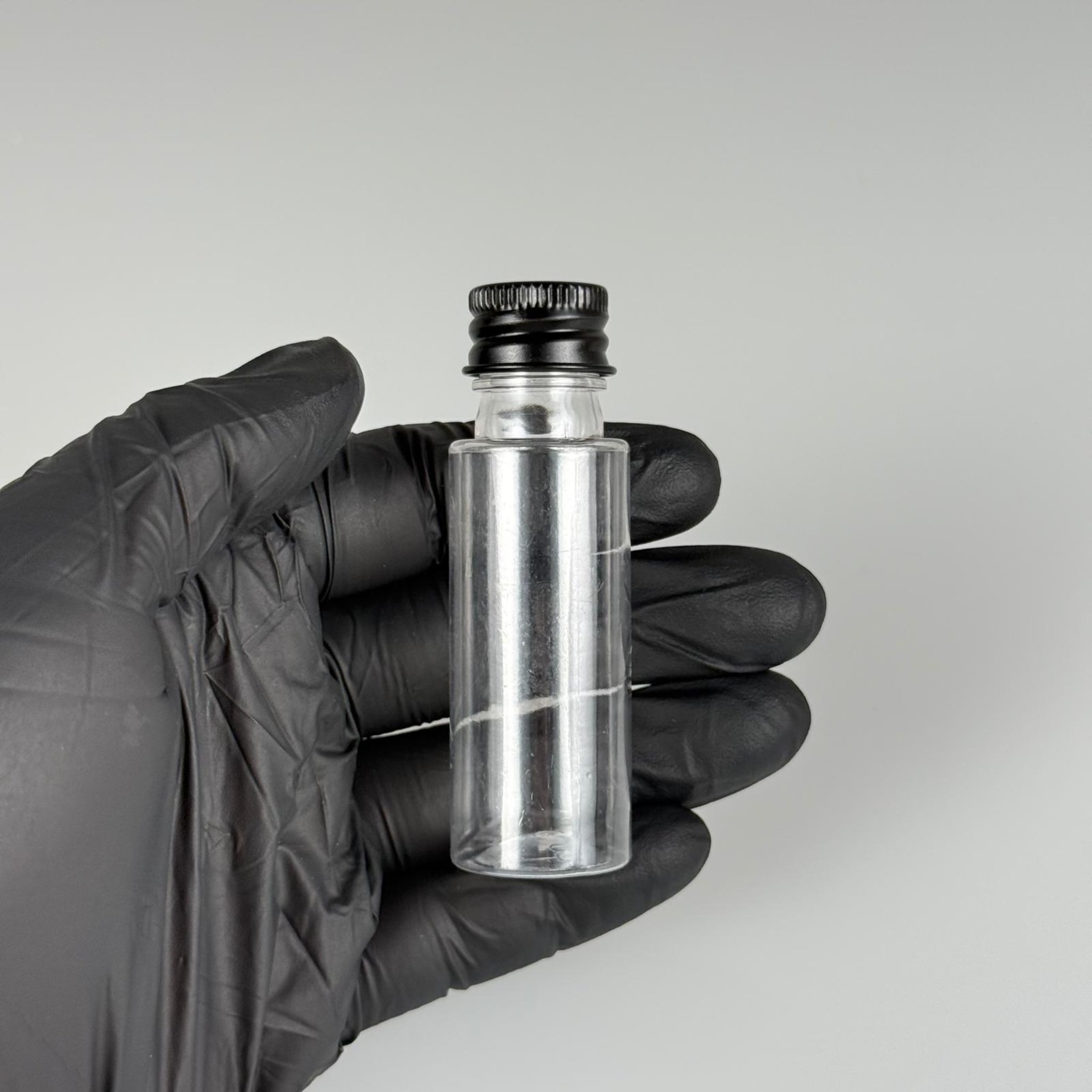 20 CC ŞEFFAF PET ŞİŞE + KÖPÜK CONTALI SİYAH ALÜMİNYUM METAL KAPAKLI + KÖR TIPALI TAKIM - 20 ML PLASTİK ŞİŞE