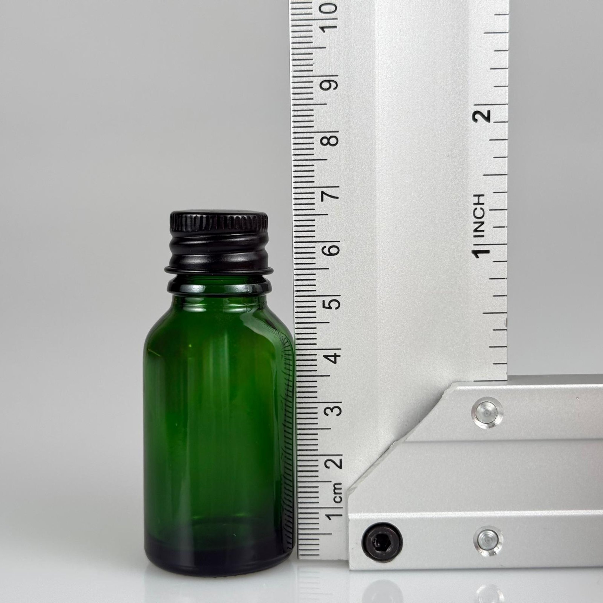 15 CC YEŞİL CAM ŞİŞE + KÖPÜK CONTALI SİYAH ALÜMİNYUM METAL KAPAKLI + KÖR TIPALI TAKIM - 15 ML YEŞİL CAM ŞİŞE