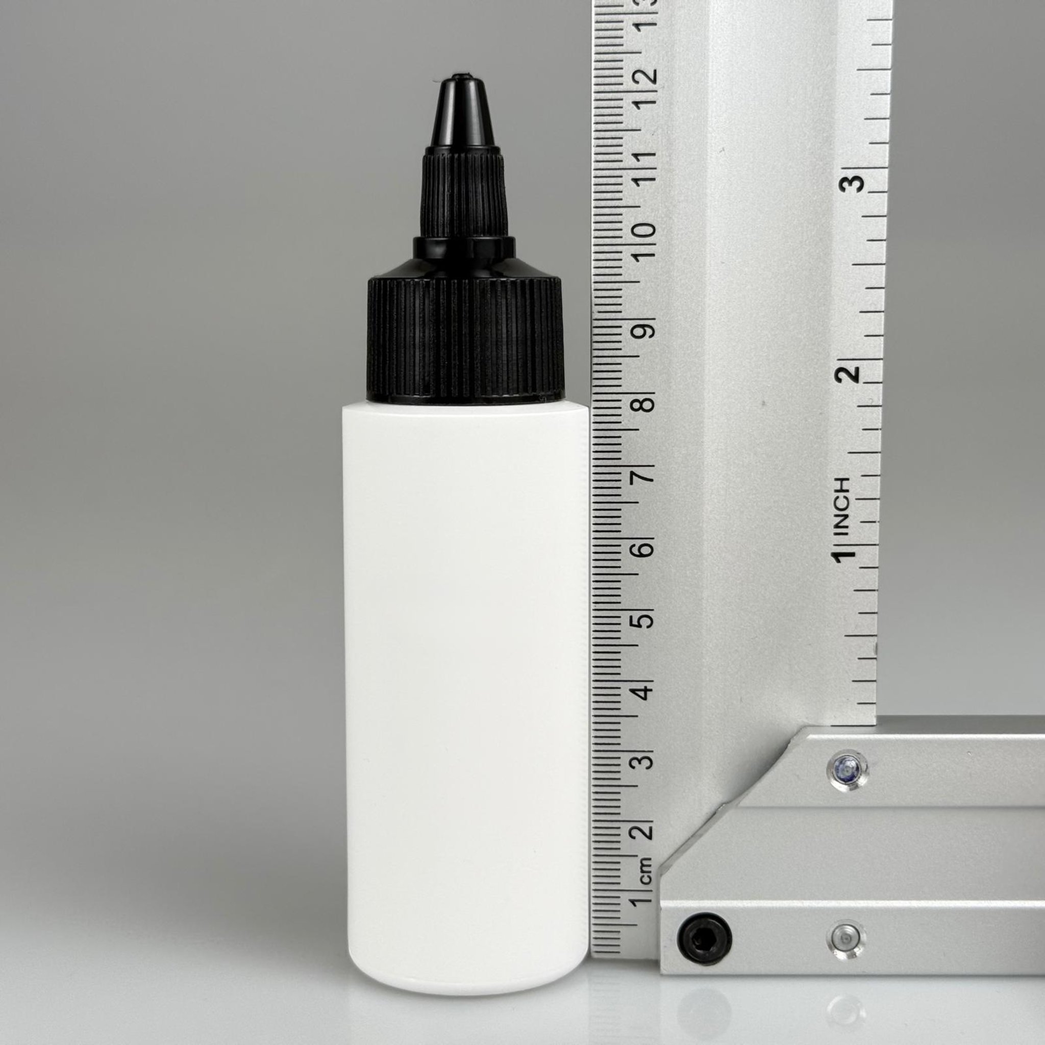 YAĞ, SOS, ACI SOS, SİRKE, SRIRACHA, MÜREKKEP, TUTKAL AKITICI VB BOŞ ŞİŞELERİ - SİYAH SİVRİ TWİST AKITICI KAPAK + 50 ML BEYAZ POLİETİLEN PLASTİK ŞİŞE TAKIM
