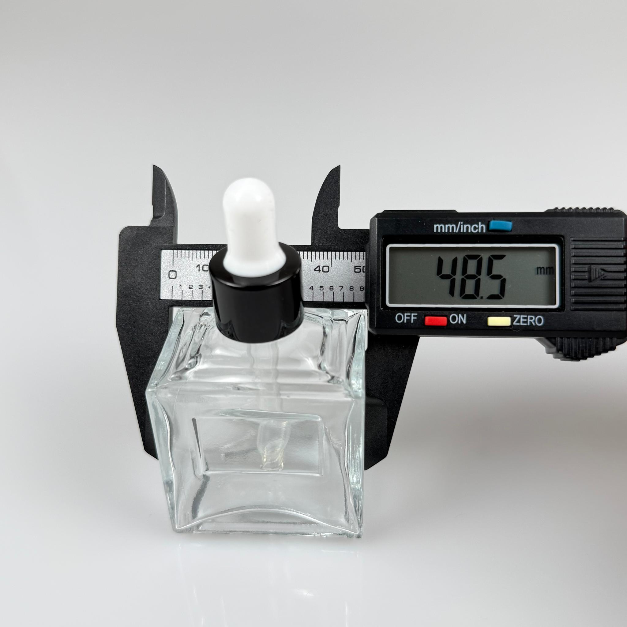 50 CC KÖŞELİ PRİZMA PRESTİJLİ CAM DAMLALIKLI ŞİŞE - BEYAZ EMZİK - SİYAH METALİK KAPAK - 50 ML CAM DAMLALIKLI ŞİŞE - DAMLALIKLI BOŞ ŞİŞE