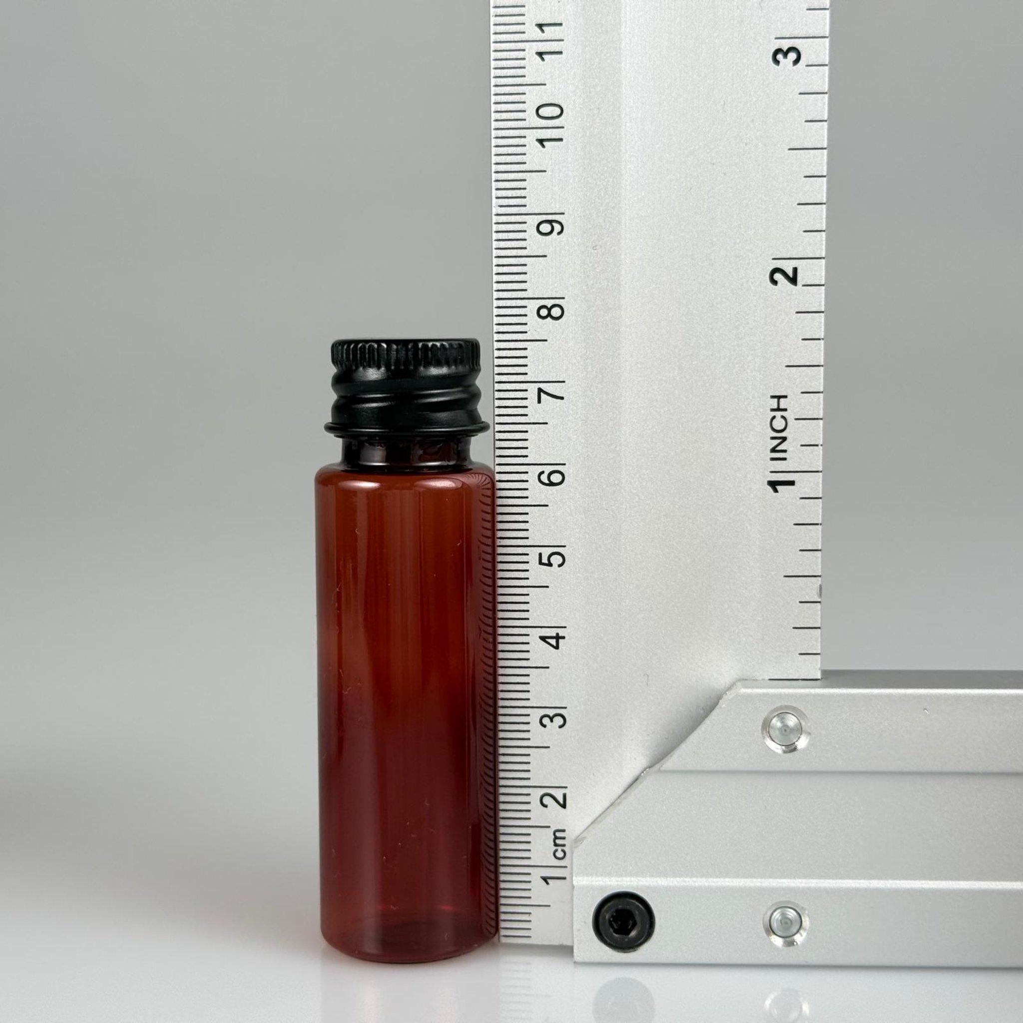 20 CC PET AMBER SHOT ŞİŞE - KÖPÜK CONTALI SİYAH ALÜMİNYUM METAL KAPAKLI TAKIM - 20 ML KAHVERENGİ PLASTİK ŞİŞE