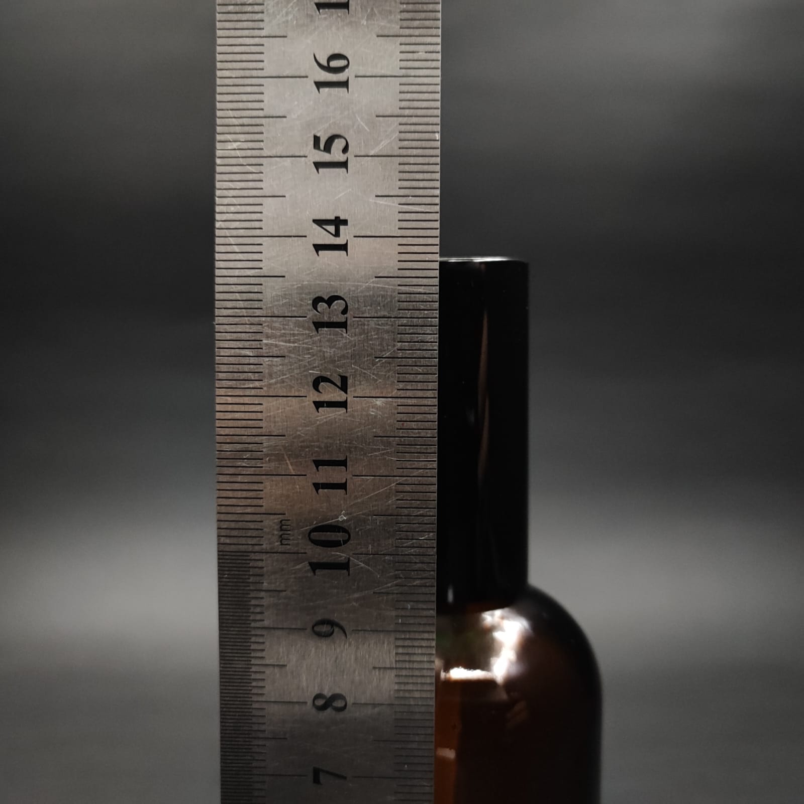 100 ML LÜKS VİDALI VALF ÇEVİRME PARFÜM ŞİŞELERİ - 100 CC AMBER CAM ŞİŞE - SİYAH METAL SPREYLİ KAPAKLI SET