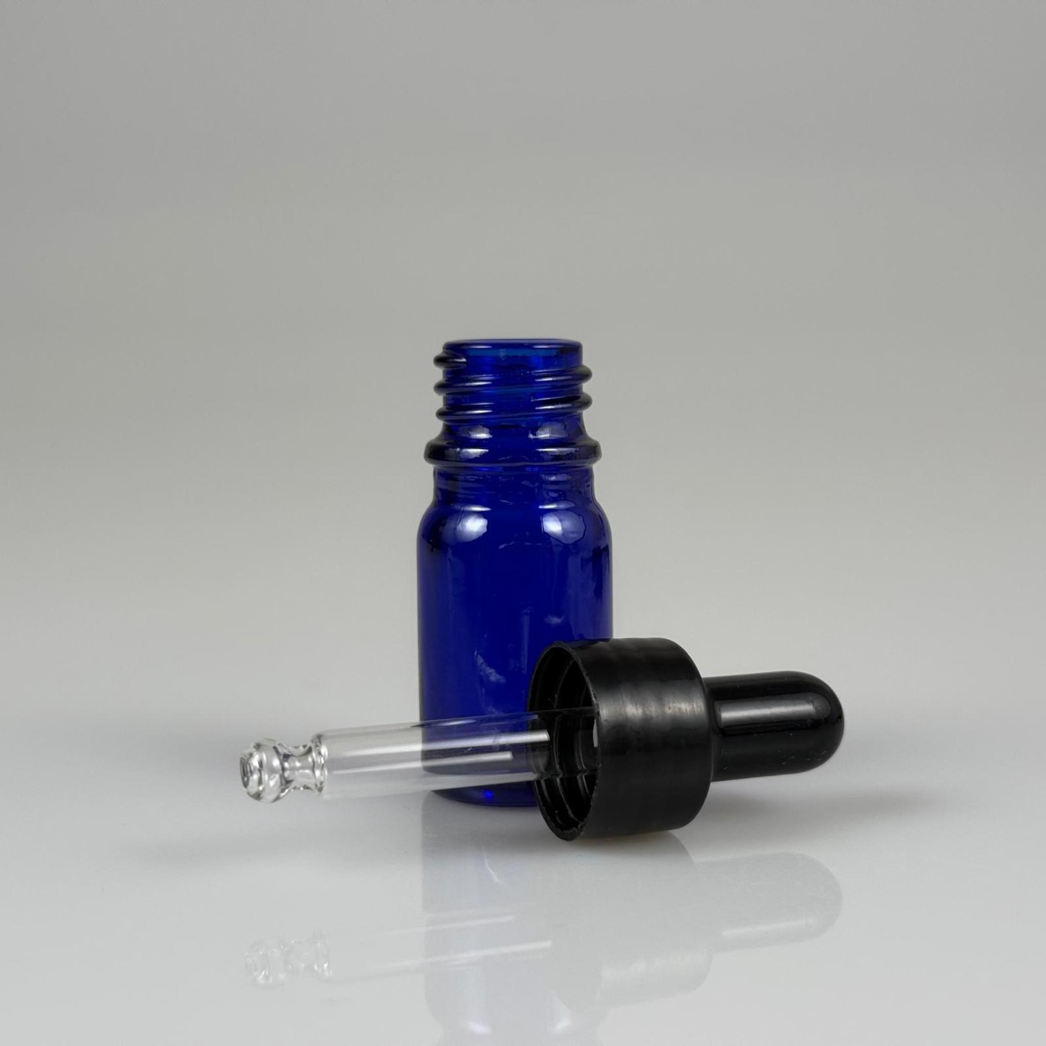5 CC MAVİ CAM DAMLALIKLI ŞİŞE - SİYAH EMZİK - SİYAH DÜZ PLASTİK KAPAK - 5 ML MAVİ CAM DAMLALIKLI ŞİŞE