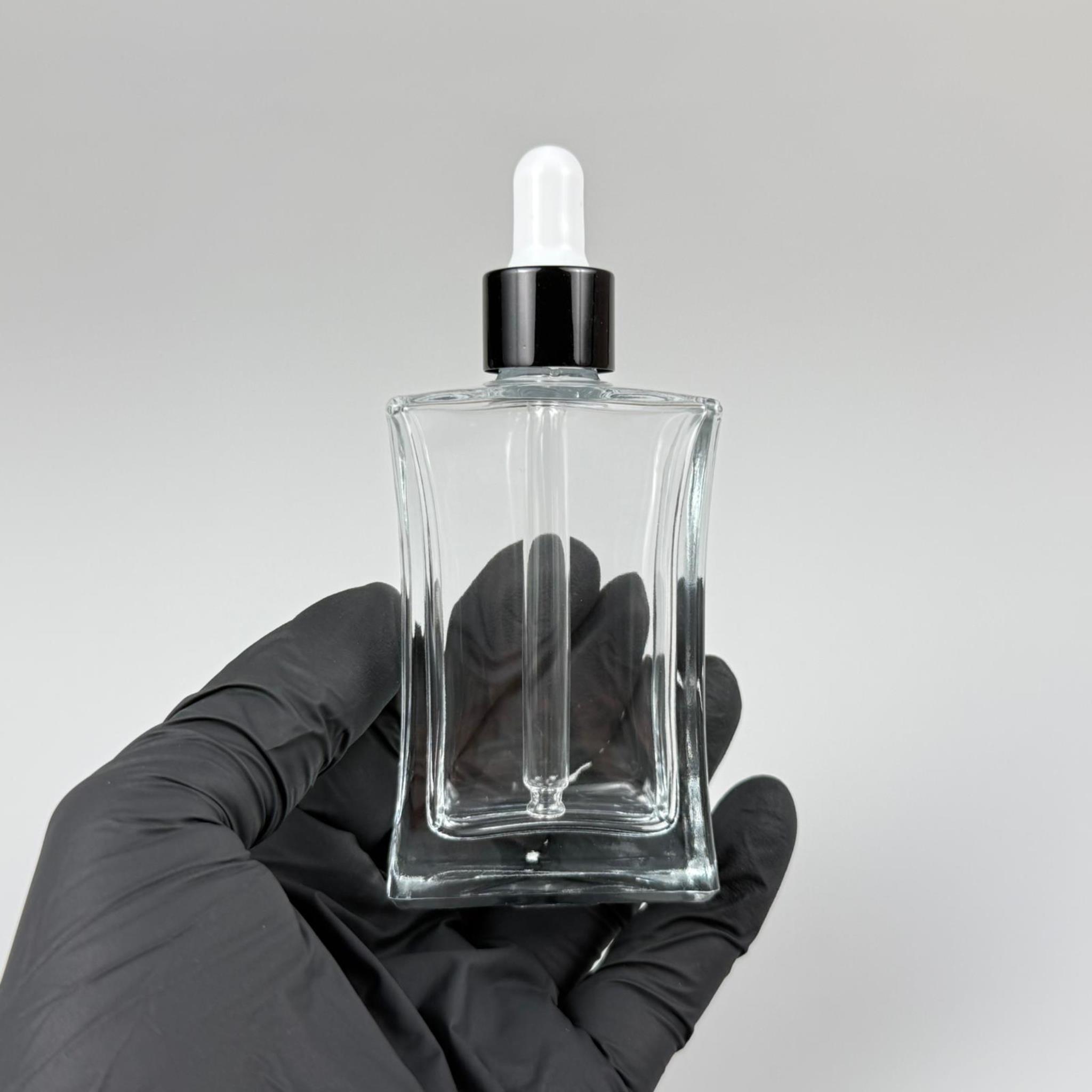 50 CC YASSI DİKDÖRTGEN KÖŞELİ CAM DAMLALIKLI ŞİŞE - BEYAZ EMZİK - SİYAH METALİK KAPAK - 50 ML CAM DAMLALIKLI ŞİŞE - DAMLALIKLI BOŞ ŞİŞE