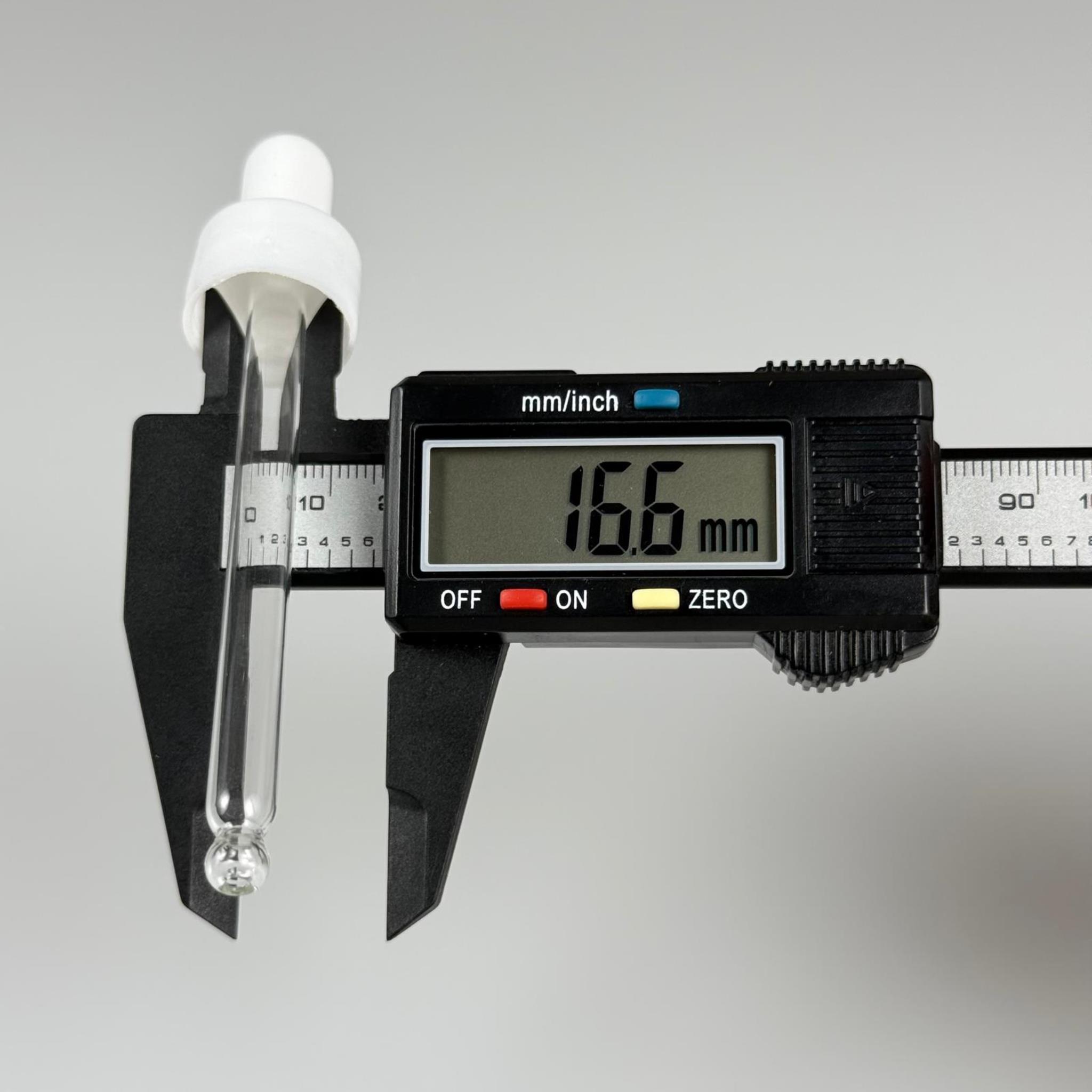 18 MM CAM DAMLALIKLI TAKIM - BEYAZ EMZİK +  DELİKLİ PLASTİK DÜZ BEYAZ KAPAK + 90 MM CAM PİPET
