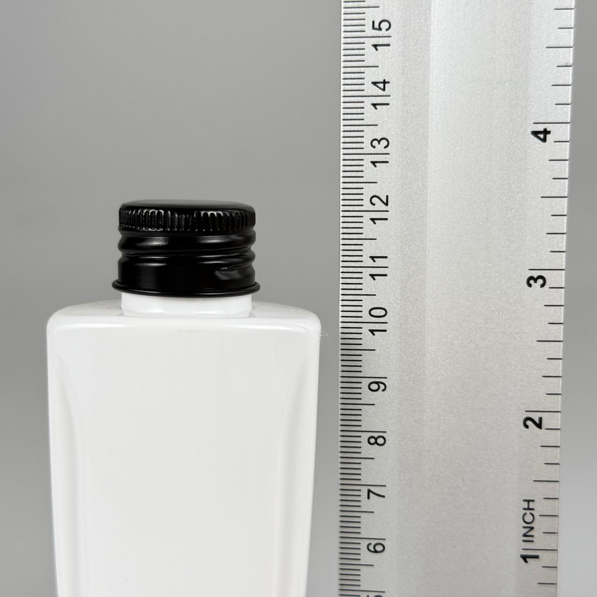 100 CC BEYAZ SERT PET ŞİŞE (LOREAL PARİS MODEL) 24 AĞIZ + KÖPÜK CONTALI SİYAH METAL ALÜMİNYUM KAPAK TAKIM - 100 ML KAPAKLI KOZMETİK PLASTİK ŞİŞELER