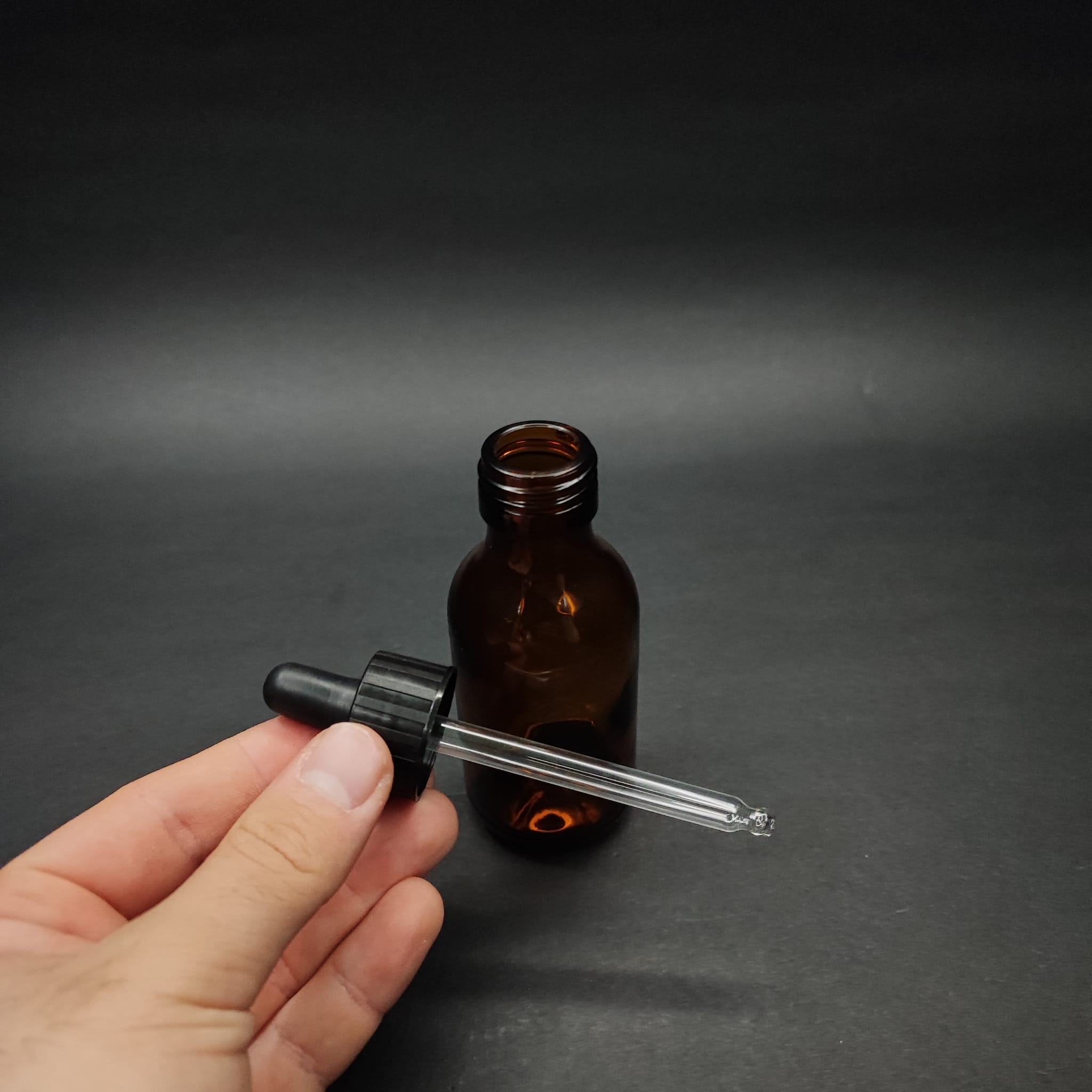 75 ML DOLUMU KOLAY, GENİŞ AĞIZLI CAM DAMLALIKLI ŞİŞE (25 MM AĞIZ)  - 75 CC SİYAH  DAMLALIKLI CAM ECZA ŞİŞESİ - AMBER KAHVERENGİ