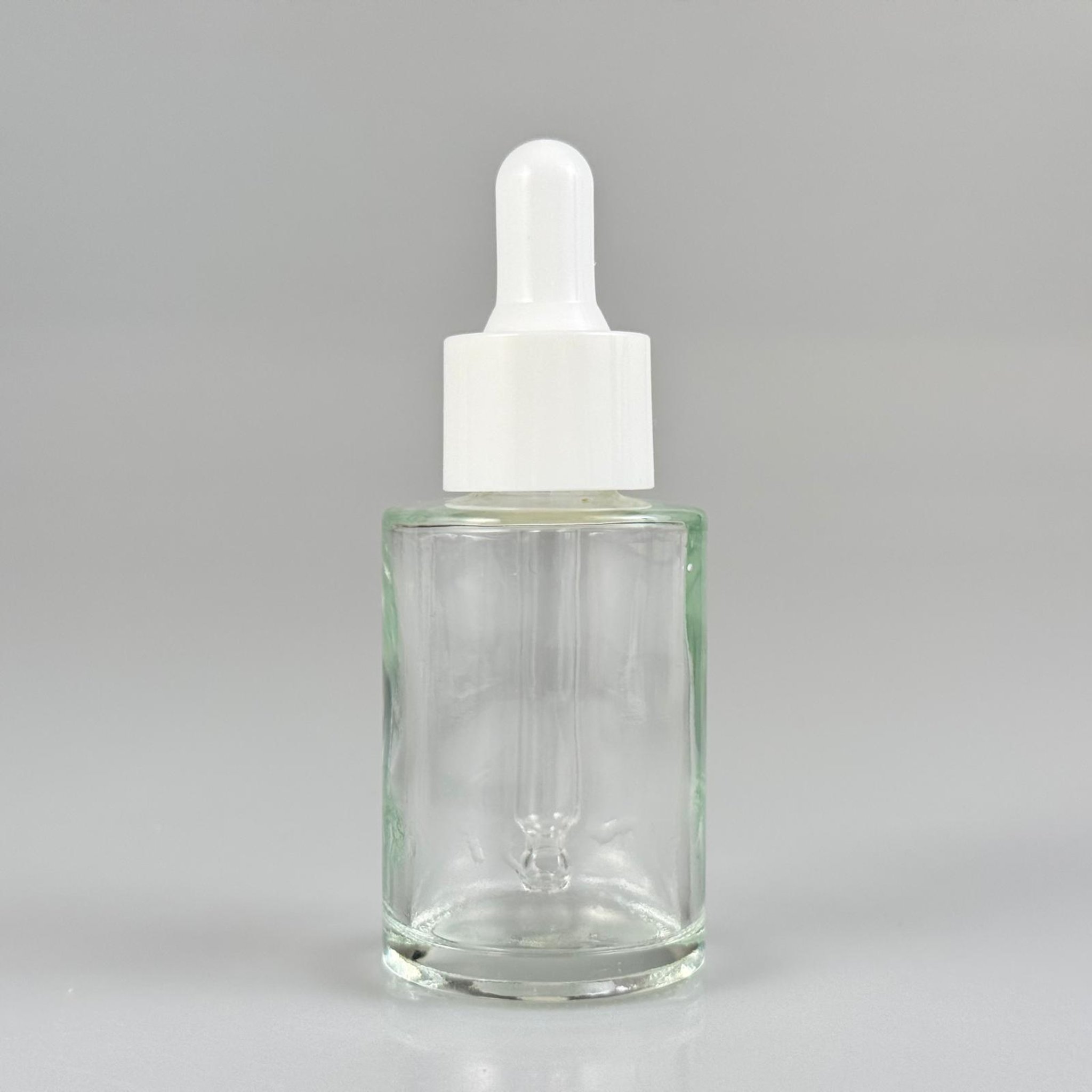 30 CC OMUZLU ŞEFFAF CAM ŞİŞE + BEYAZ CAMDAMLALIKLI + SIYIRICI TIPALI TAKIM - 30 ML KÜT BOYUNLU CAM SERUM ŞİŞESİ