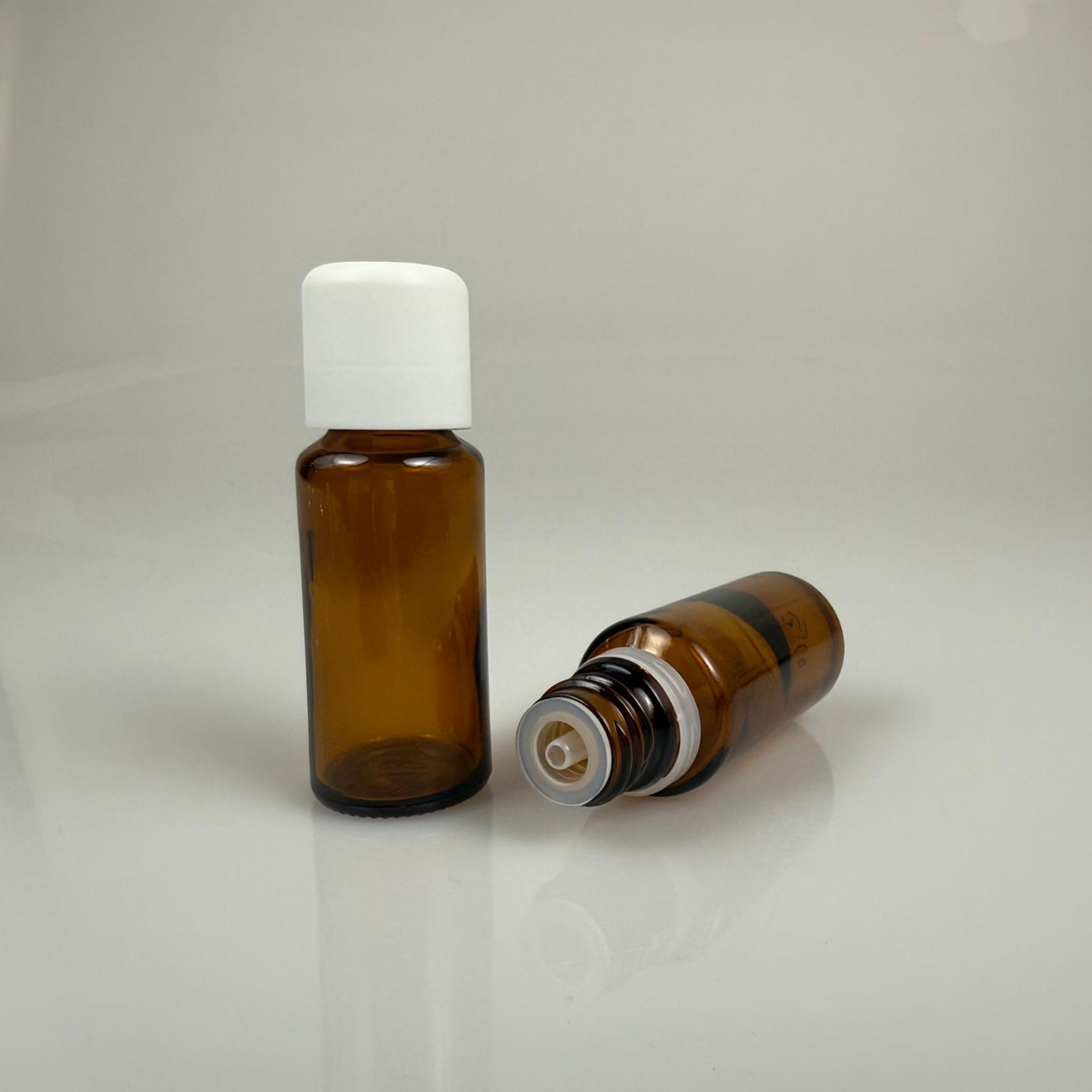 20 CC AMBER CAM ŞİŞE + İÇTEN DAMLALIKLI ÇOCUK KİLİTLİ BEYAZ KAPAK - KAHVERENGİ 20 ML KİLİT KAPAKLI DAMLATMALI ŞİŞE
