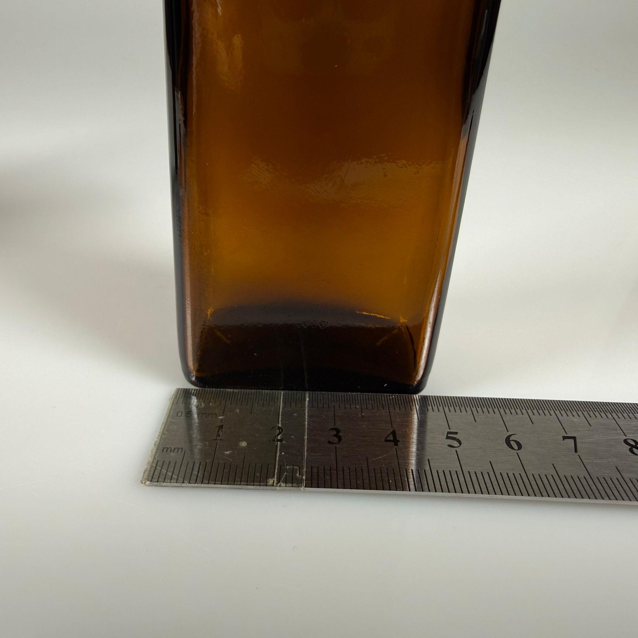 FLAKON ENJEKTÖR SERUM ŞİŞESİ - 100 ML YASSI AMBER ECZA CAM ŞİŞE + VİDALI DELİKLİ KAPAK (ELLE ÇEVİREREK KAPANIR) + KAUÇUK BUTİL TIPA TAKIM