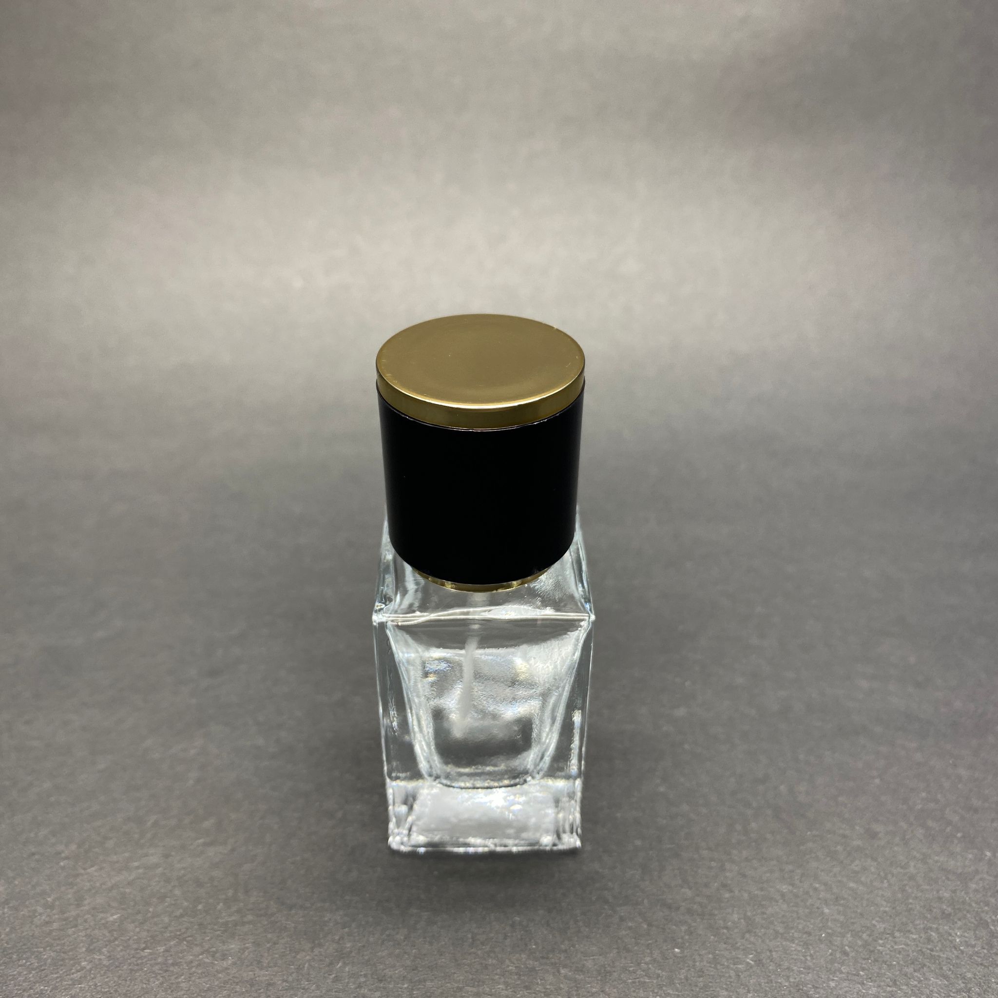 15 ML KARE MODEL BLOOM PARFÜM ŞİŞESİ - SİYAH METAL SPREYLİ + GOLD SİYAH KAPAKLI (AĞIZ 15 MM GEÇME KOLAY KAPAMA)