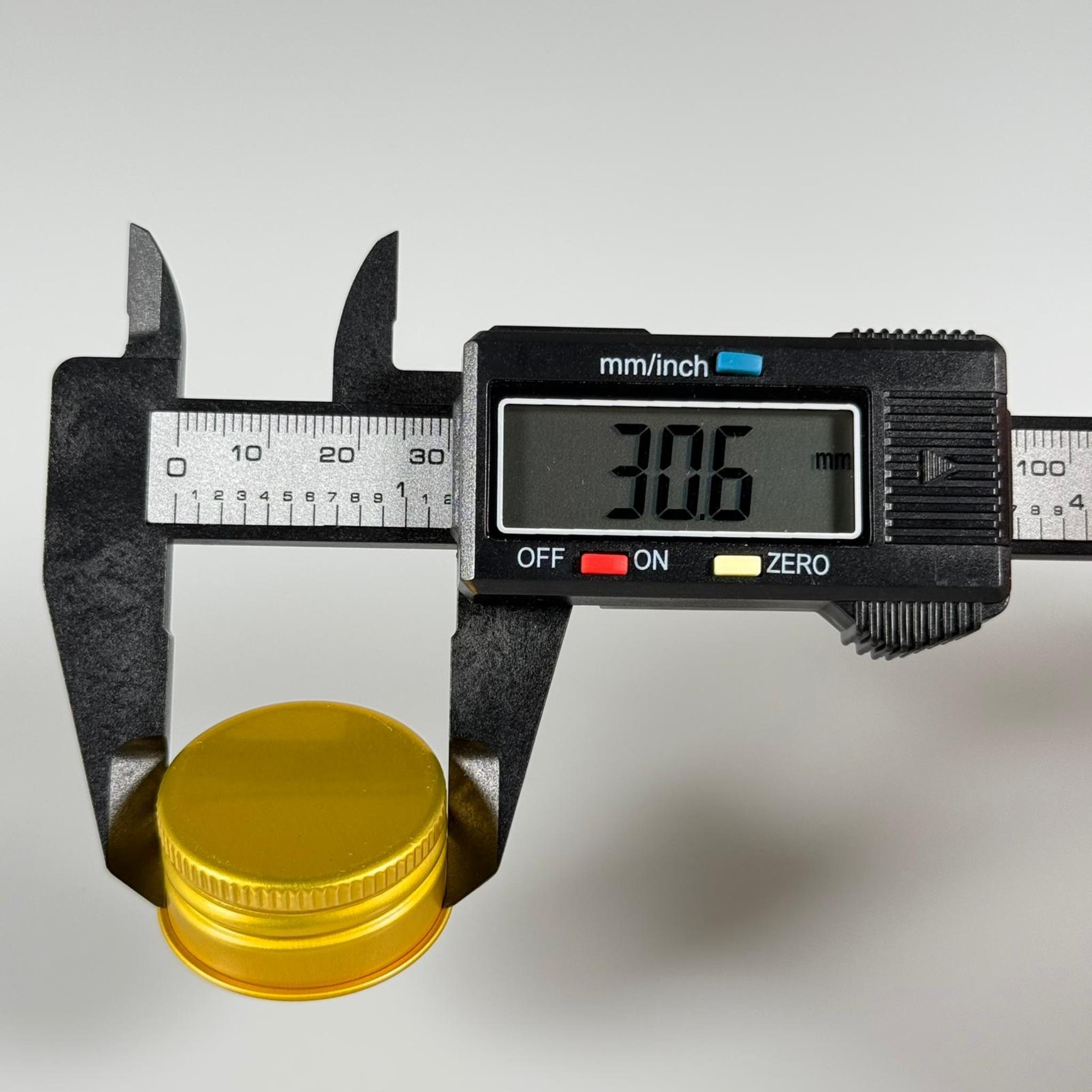 31/18 MM VİDALI METAL ALÜMİNYUM GOLD KAPAK - 31 MM VİDALI AĞIZ DORİKA, MARASKA, GALON ŞİŞELER İÇİN ELLE KAPANABİLİR METAL KAPAK