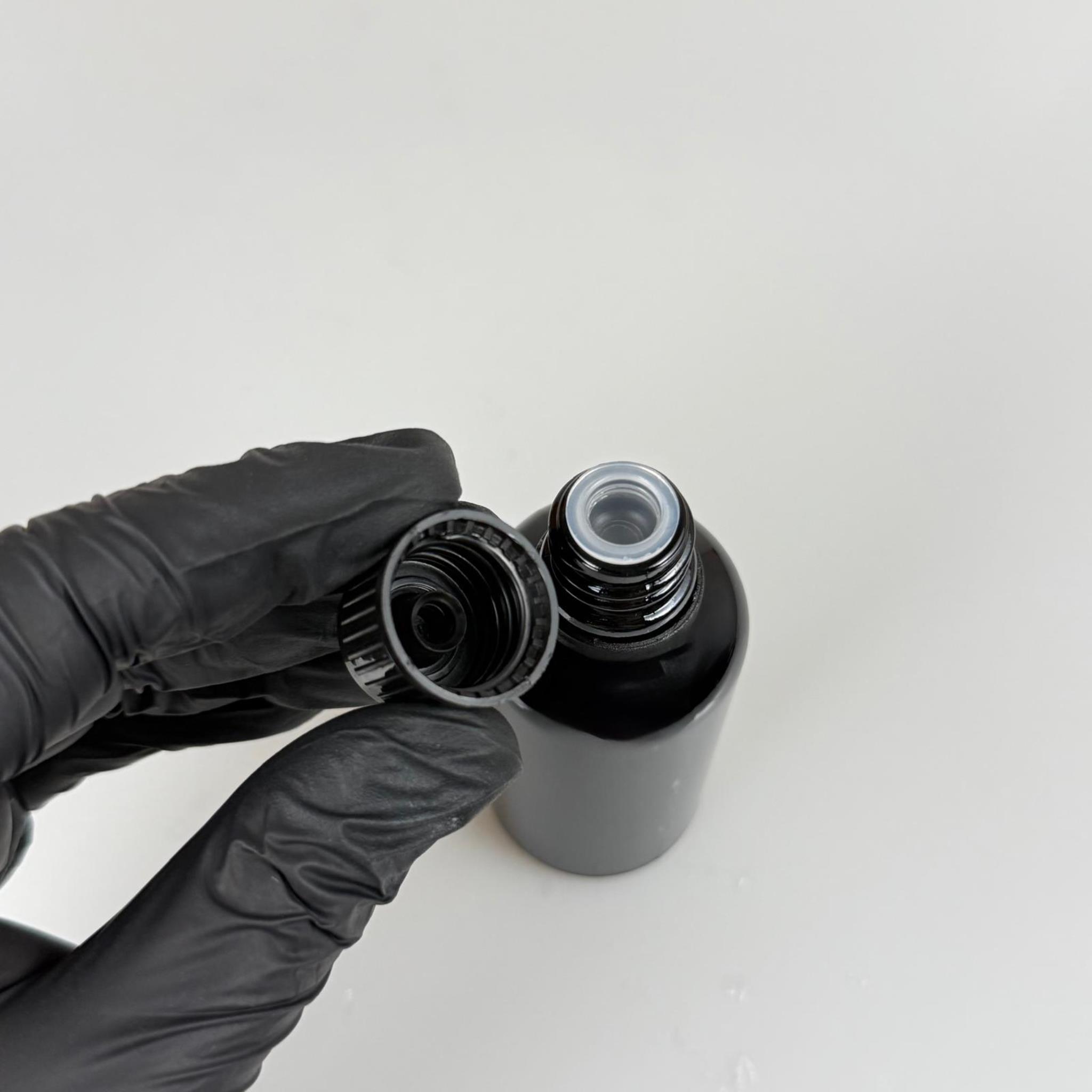 50 CC SİYAH SİYAH KİLİT KAPAKLI - KÖR TIPALI CAM ŞİŞE - 50 ML SİYAH STANDART KİLİTLİ KAPAKLI KÖR TIPALI CAM ŞİŞE