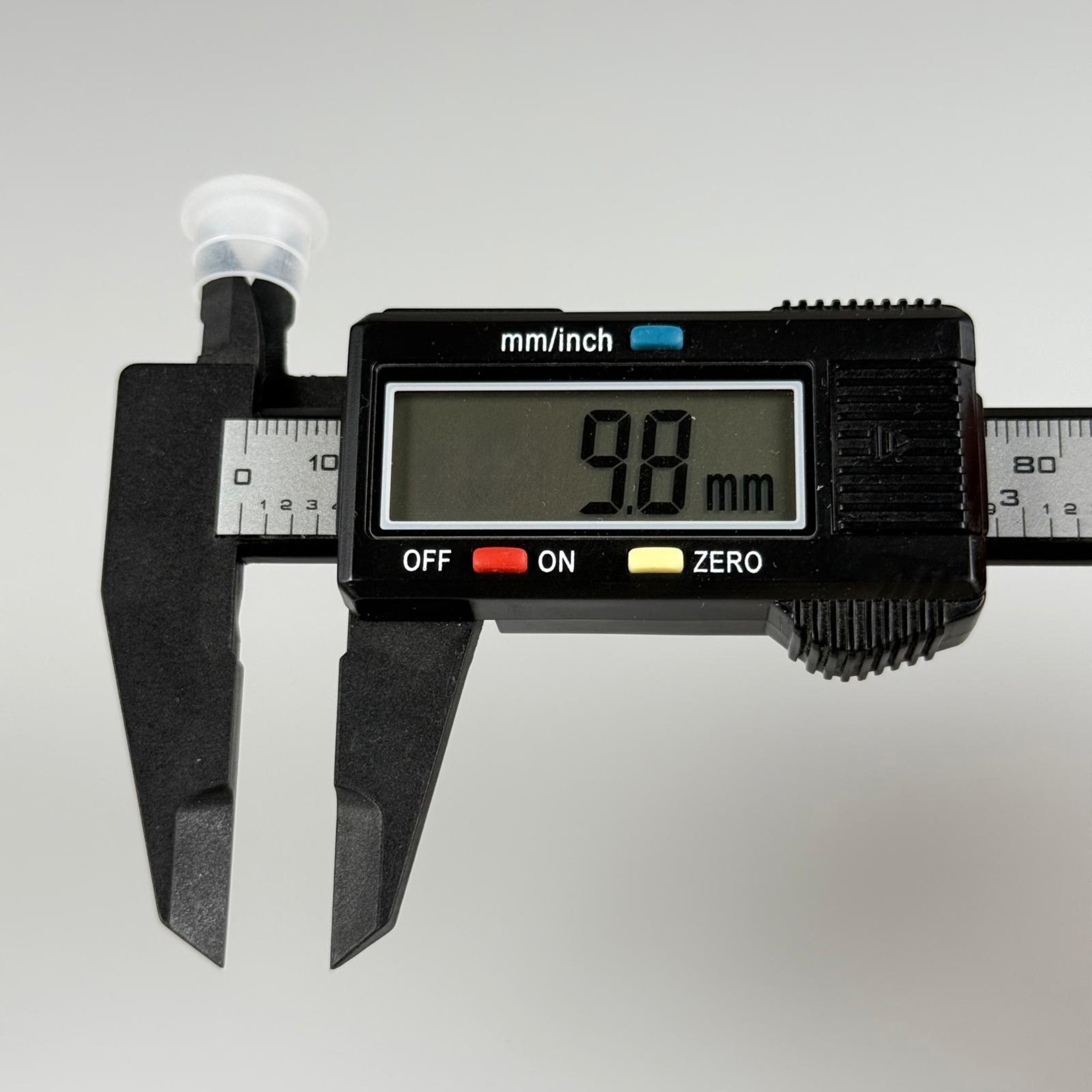 DELİKLİ PLASTİK TİPA 11,8 MM (200 CC YASSI KOLONYA İÇİN)