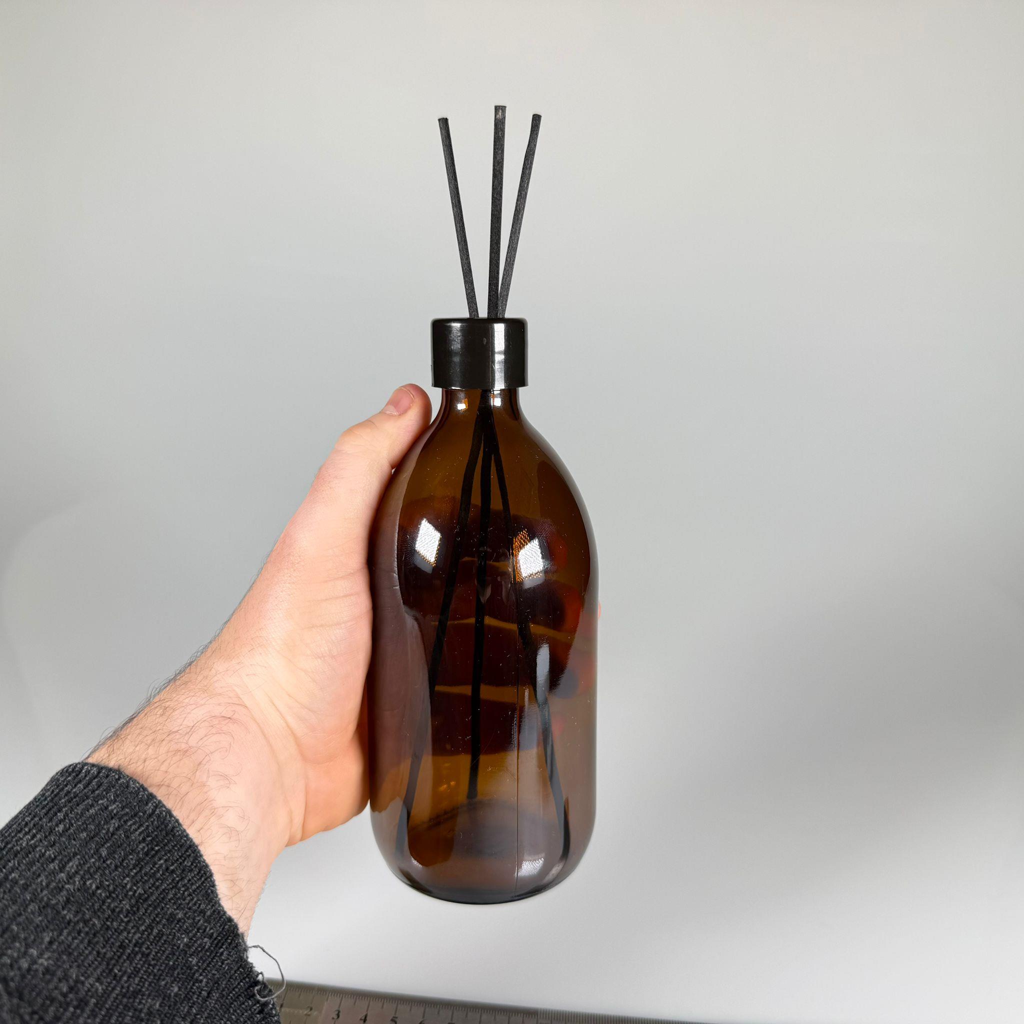 500 CC AMBER CAM BAMBU ODA KOKUSU ŞİŞESİ - 500 ML ÇUBUKLU BAMBU ODA KOKUSU ŞİŞESİ - DİFÜZÖR ŞİŞE- CAM ŞİŞE + SİYAH VİDALI KAPAK + KÖR TIPA + 3 ADET FİBER SİYAH BAMBU ÇUBUK