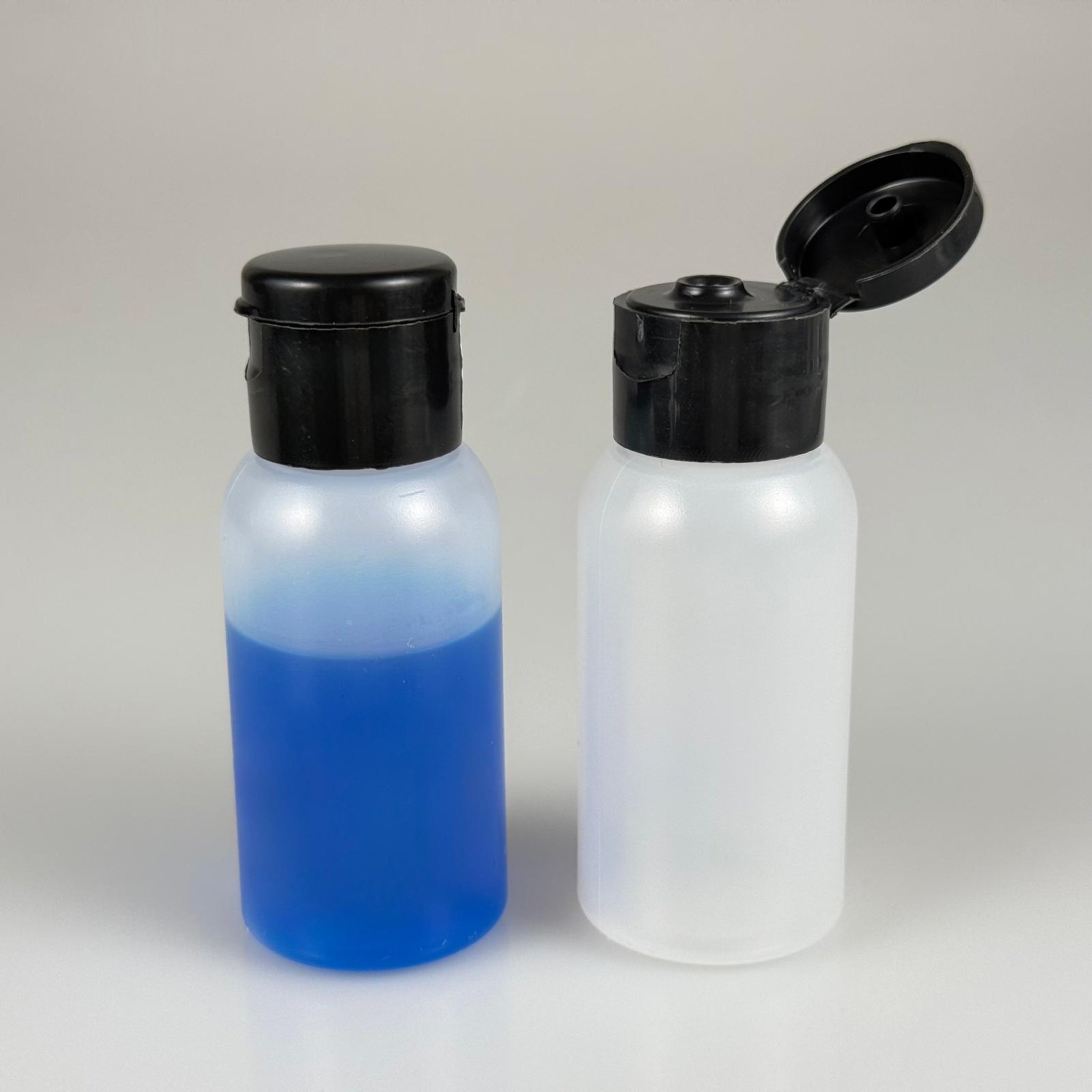 50 ML SIKILABİLİR YUMUŞAK POLİETİLEN PE PLASTİK ŞİŞE - SİYAH FLİPTOP AKITICI ŞAMPUAN KAPAKLI - 50 cc sos, yağ, kartuş, mürekkep vb için boş şişeler