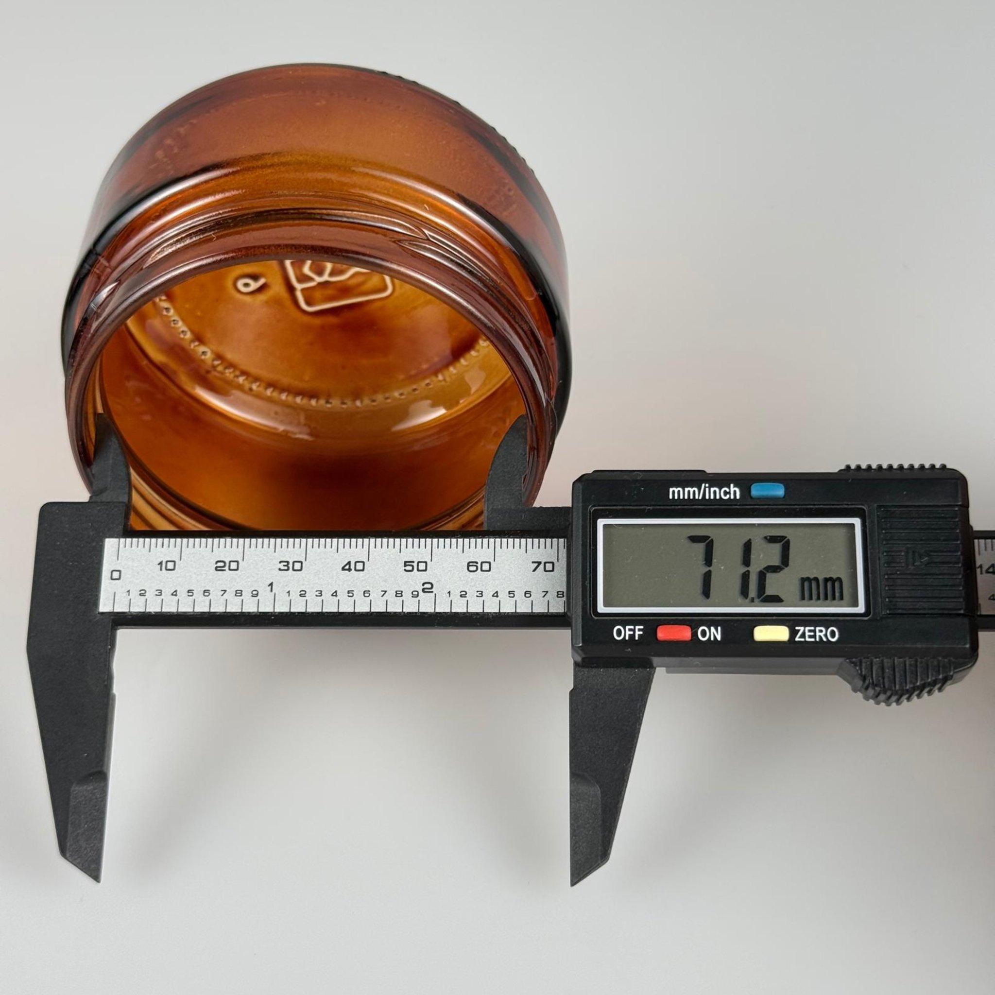230 CC AMBER CAM KAVANOZ (82 AĞIZ) -MUM KAVANOZU - KAPAKSIZ - 230 ML KAHVERENGİ KAVANOZ