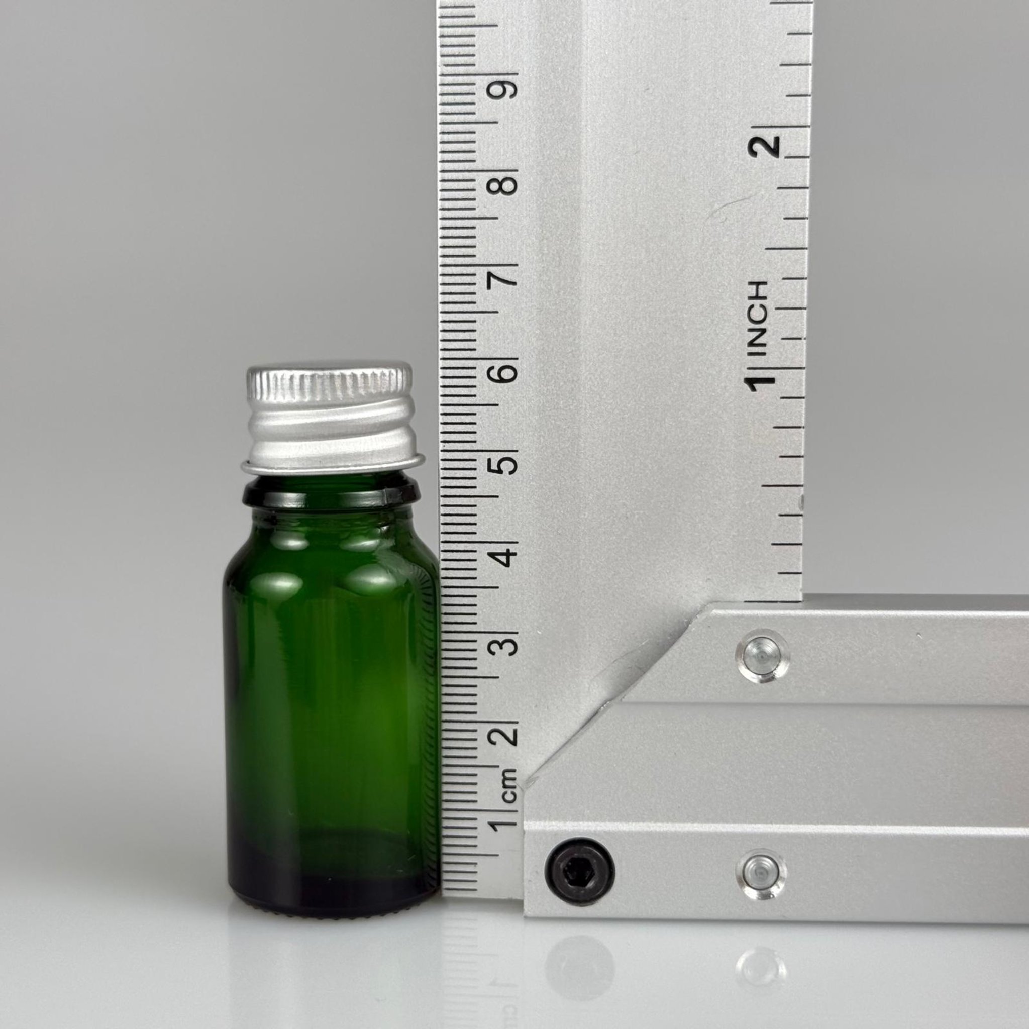 10 CC YEŞİL CAM ŞİŞE + KÖPÜK CONTALI GÜMÜŞ ALÜMİNYUM METAL KAPAKLI + DAMLALIKLI KOLONYA TIPALI TAKIM - 10 ML YEŞİL CAM ŞİŞE