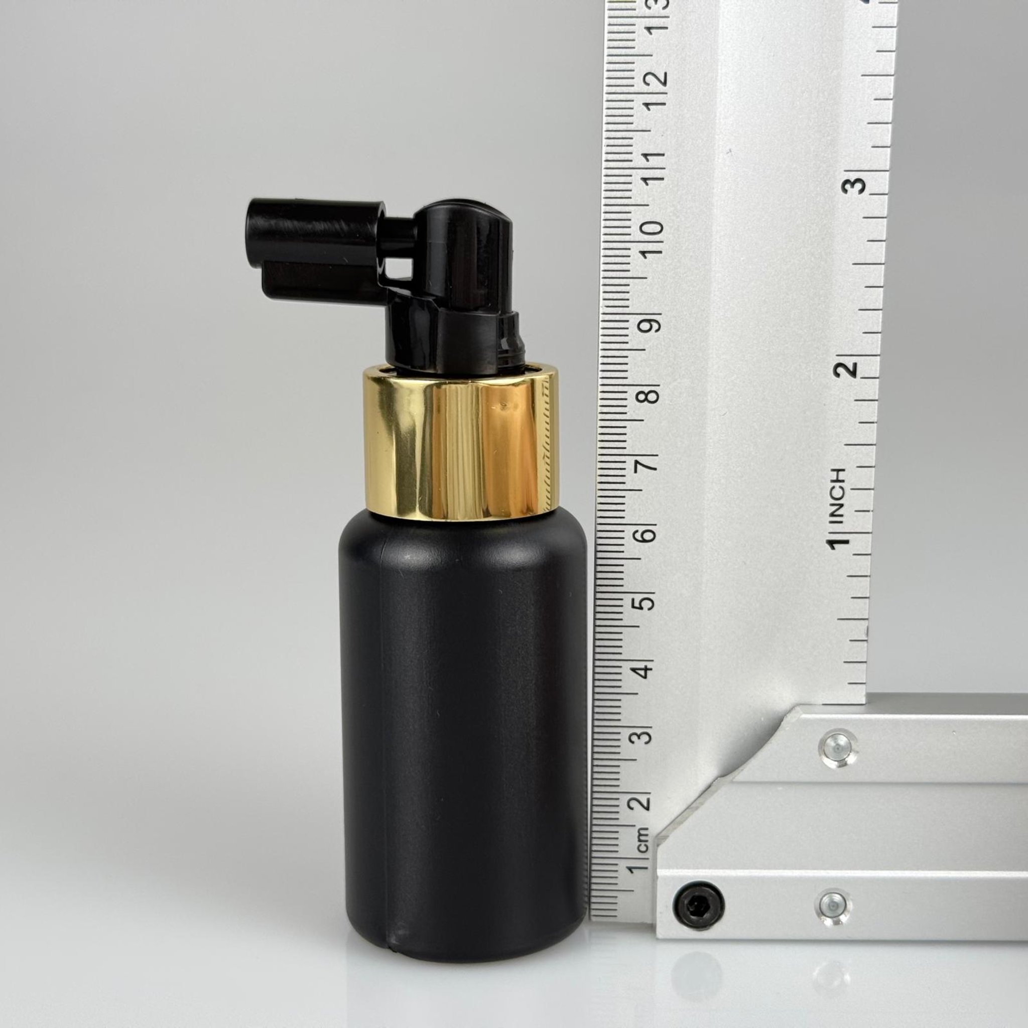 50 CC   SİYAH POLİETİLEN PLASTİK ŞİŞE + SİYAH GAGALI GOLD SPREY TAKIM - 50 ML SPREYLİ SİYAH PLASTİK ŞİŞE