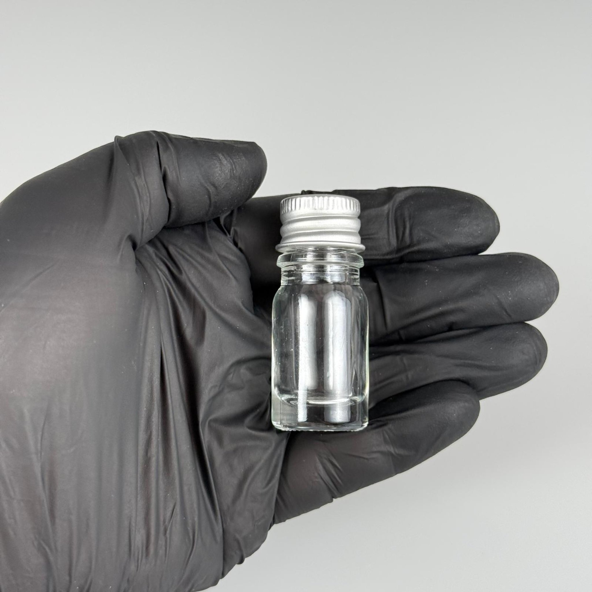 5 CC ŞEFFAF CAM ŞİŞE + KÖPÜK CONTALI GÜMÜŞ ALÜMİNYUM METAL KAPAKLI + KÖR TIPALI TAKIM - 5 ML YEŞİL CAM ŞİŞE