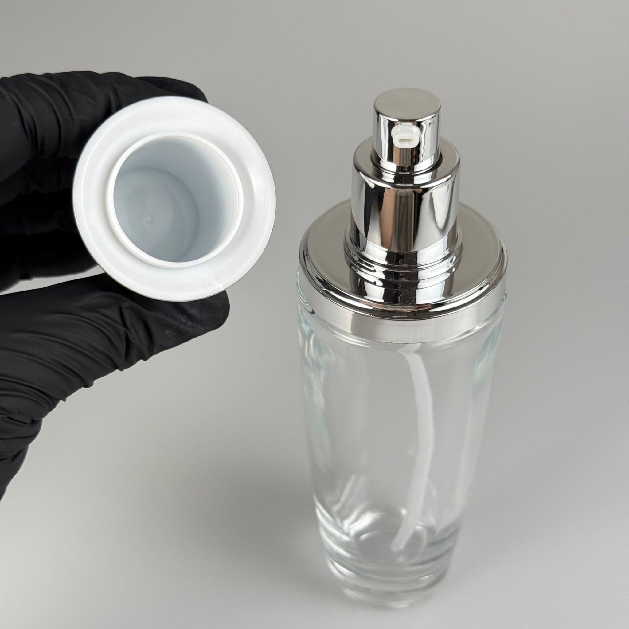100 ML ROMA ŞİŞE - GÜMÜŞ METAL POMPALI BOŞ LÜX KREM VE LOSYON ŞİŞELERİ
