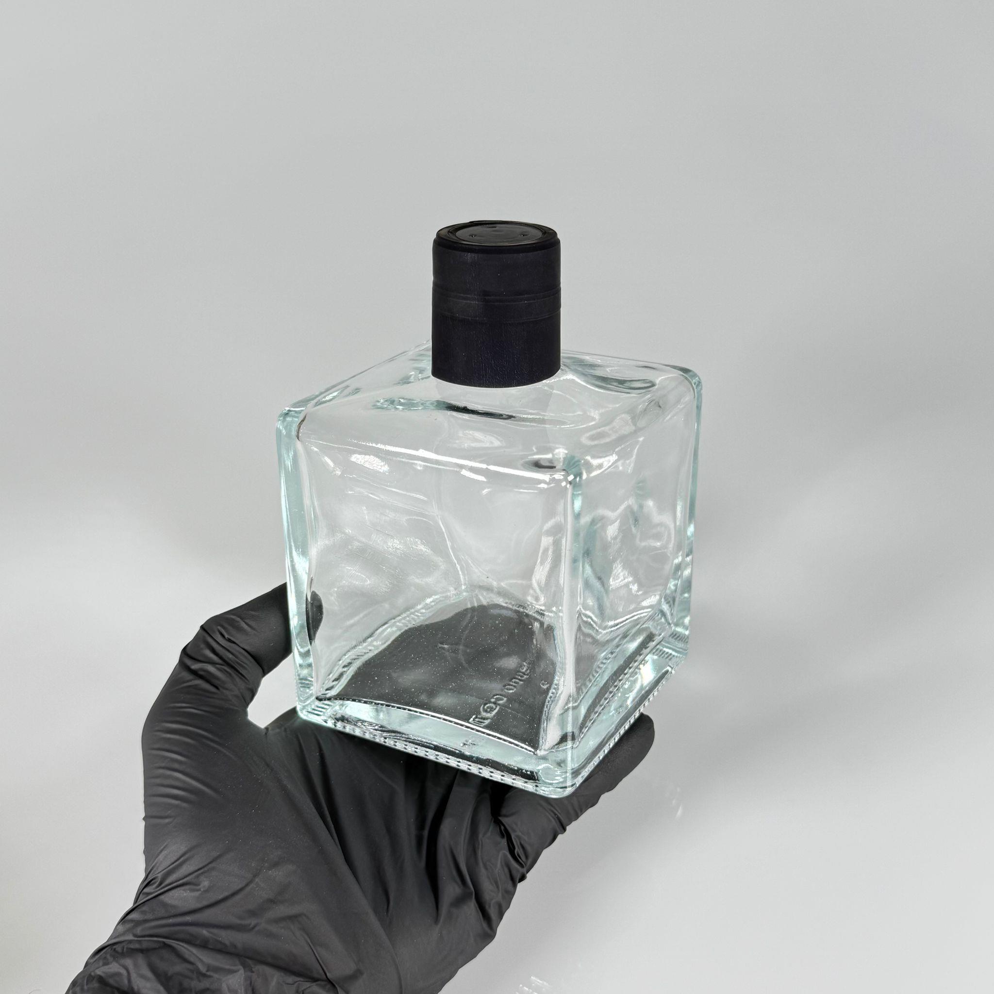 500 CC LÜX CAM ŞİŞE - KARE - 500 ML BÜYÜK BOY DİFFUSER ŞİŞE - PLASTİK TIPA + ISIYLA YAPIŞAN SİYAH KAPŞON TAKIM