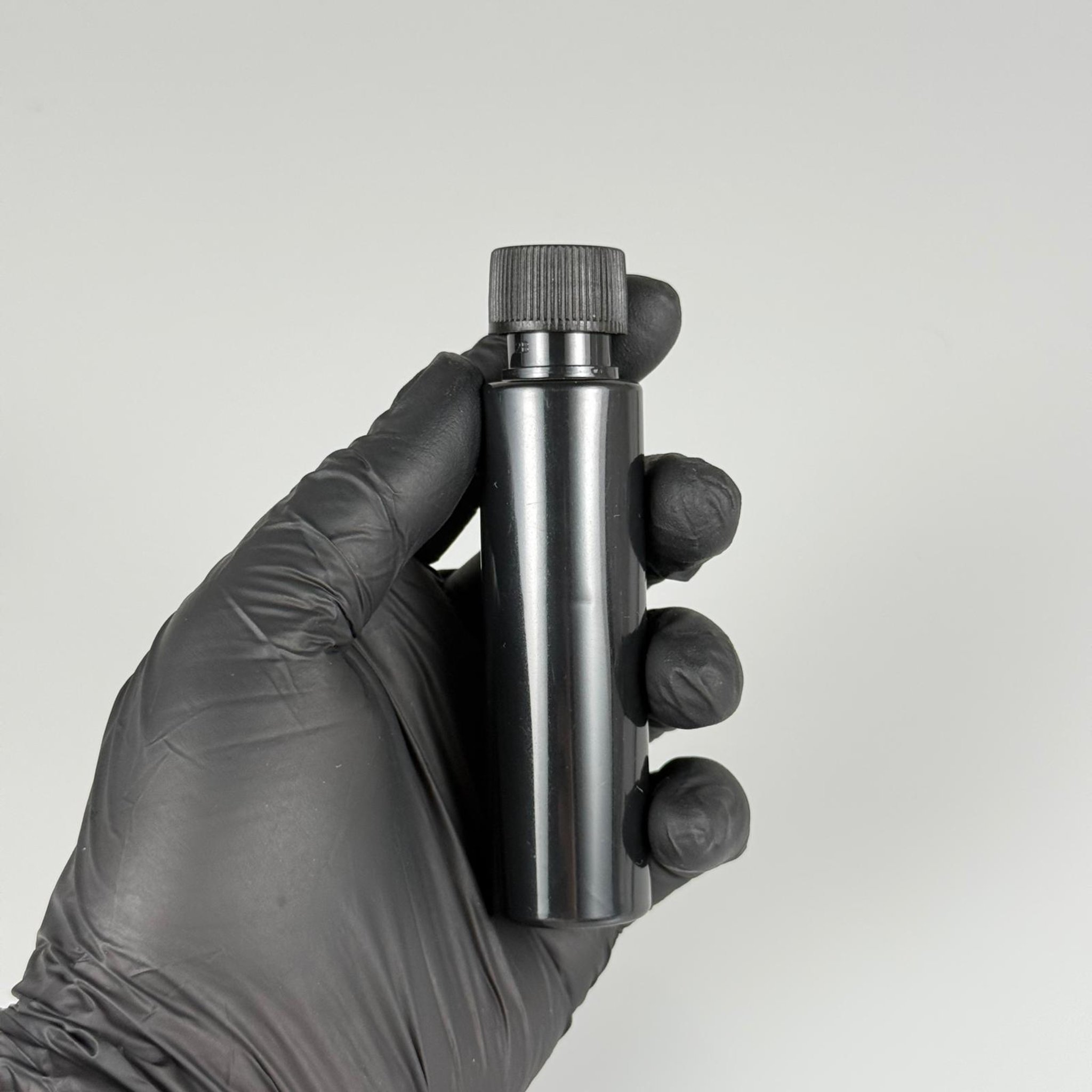 35 ML TIPALI, SIZDIRMAZ KAPAKLI PET ŞİŞE - 35 CC SİYAH PLASTİK ŞİŞE + CONTALI SİYAH KAPAK + SİYAH KÖR TIPA TAKIM