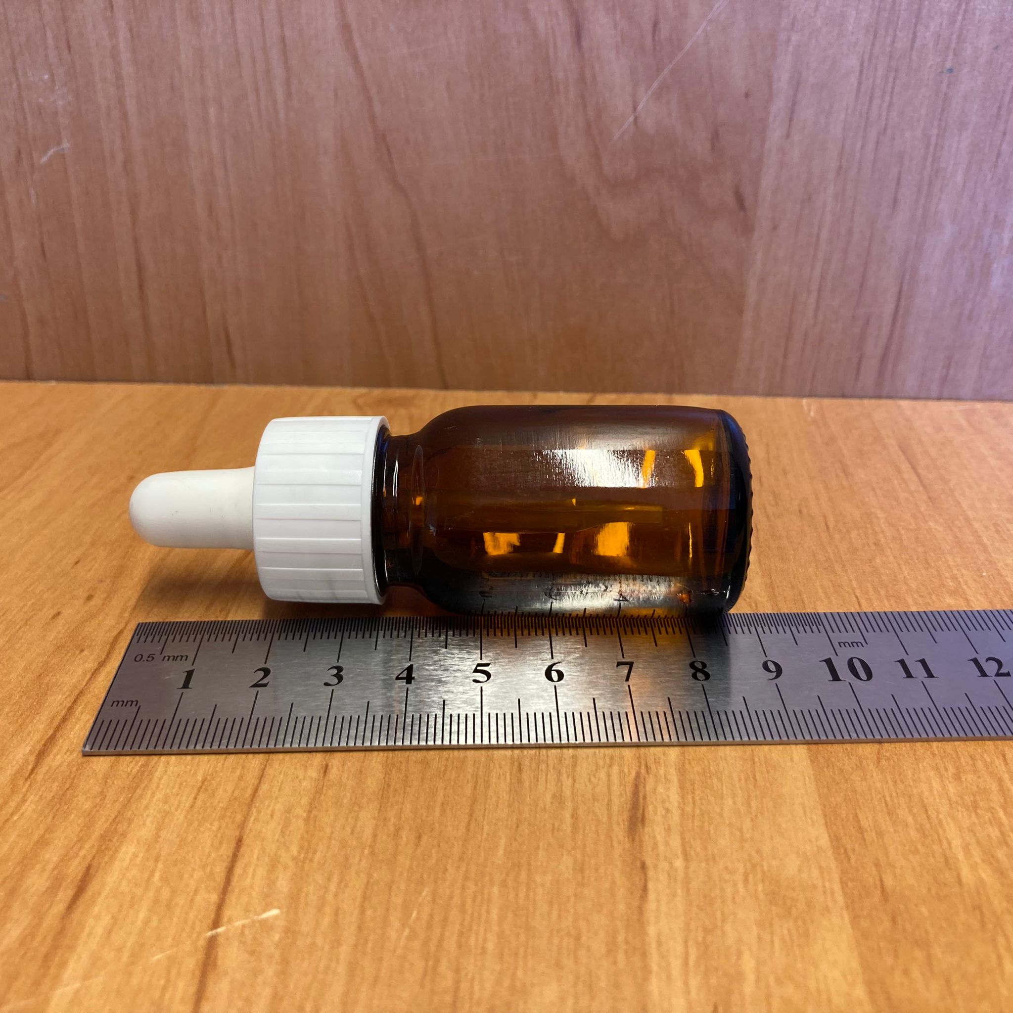 20 CC AMBER PLASTİK DAMLALIKLI CAM  ŞİŞE - 20 ML KAHVERENGİ DAMLALIKLI ŞİŞE