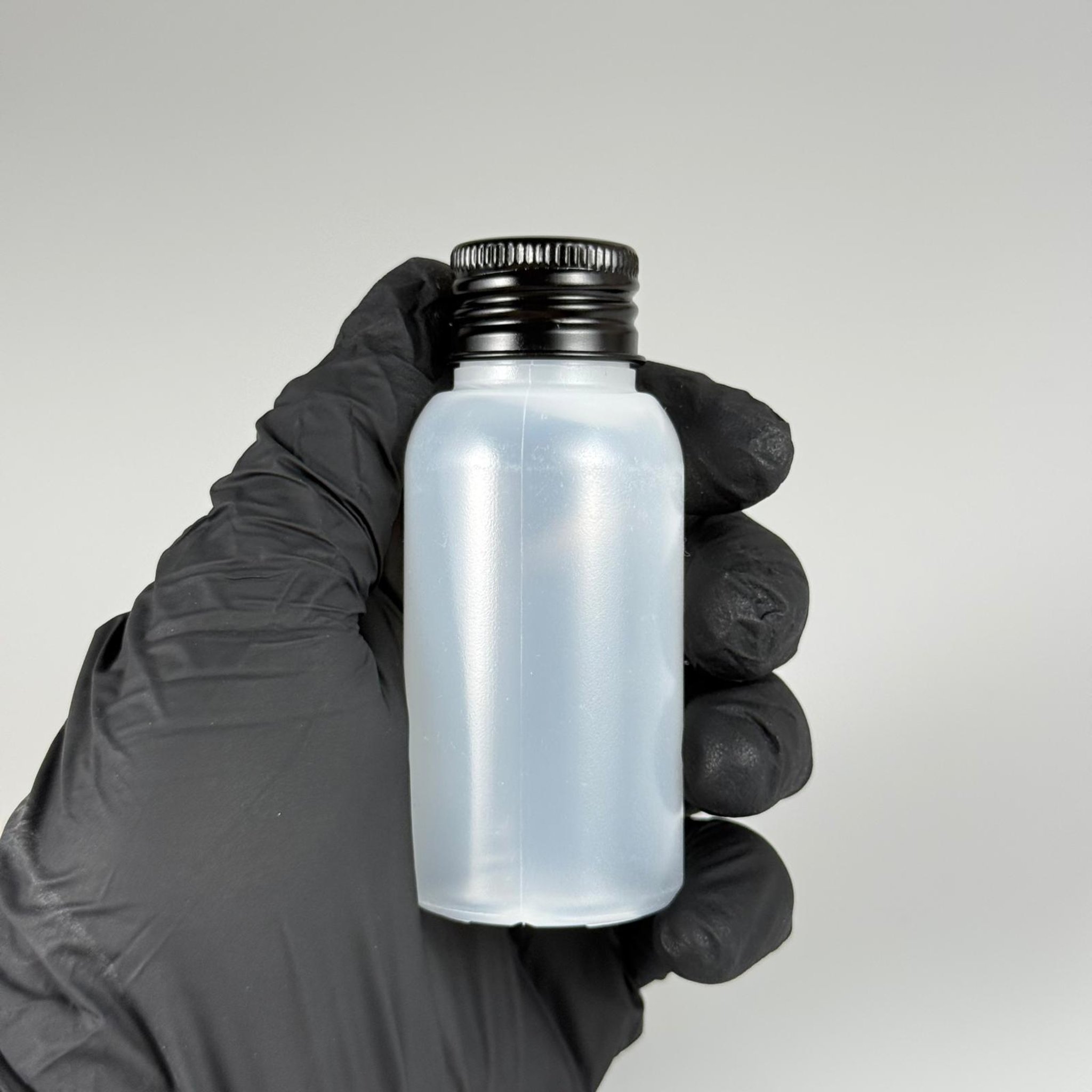 50 ML SIKILABİLİR YUMUŞAK POLİETİLEN PE PLASTİK ASETON ŞİŞESİ ( 24 AĞIZ ) + KÖPÜK CONTALI SİYAH METAL ALÜMİNYUM KAPAK TAKIM - 50 cc sos, yağ, kartuş, mürekkep vb için boş şişeler