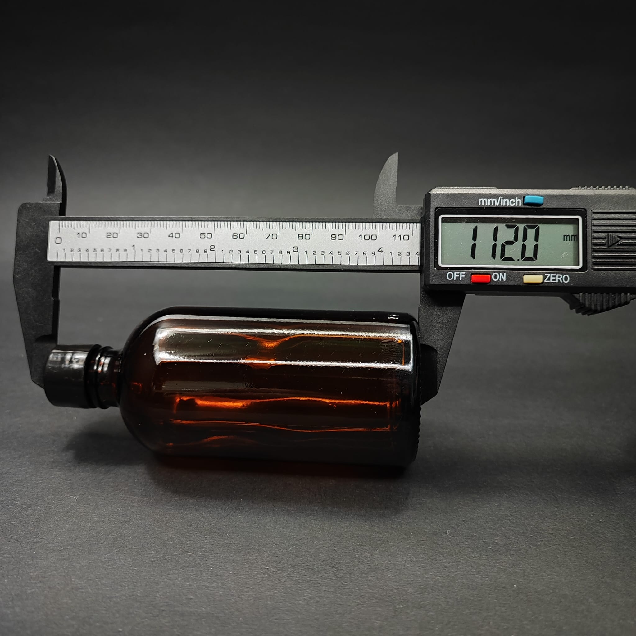100 CC AMBER CAM ŞİŞE + KENDİNDEN CONTALI SIZDIRMAZ SİYAH KAPAK - 100 ML KAPAKLI KAHVERENGİ CAM ŞİŞE
