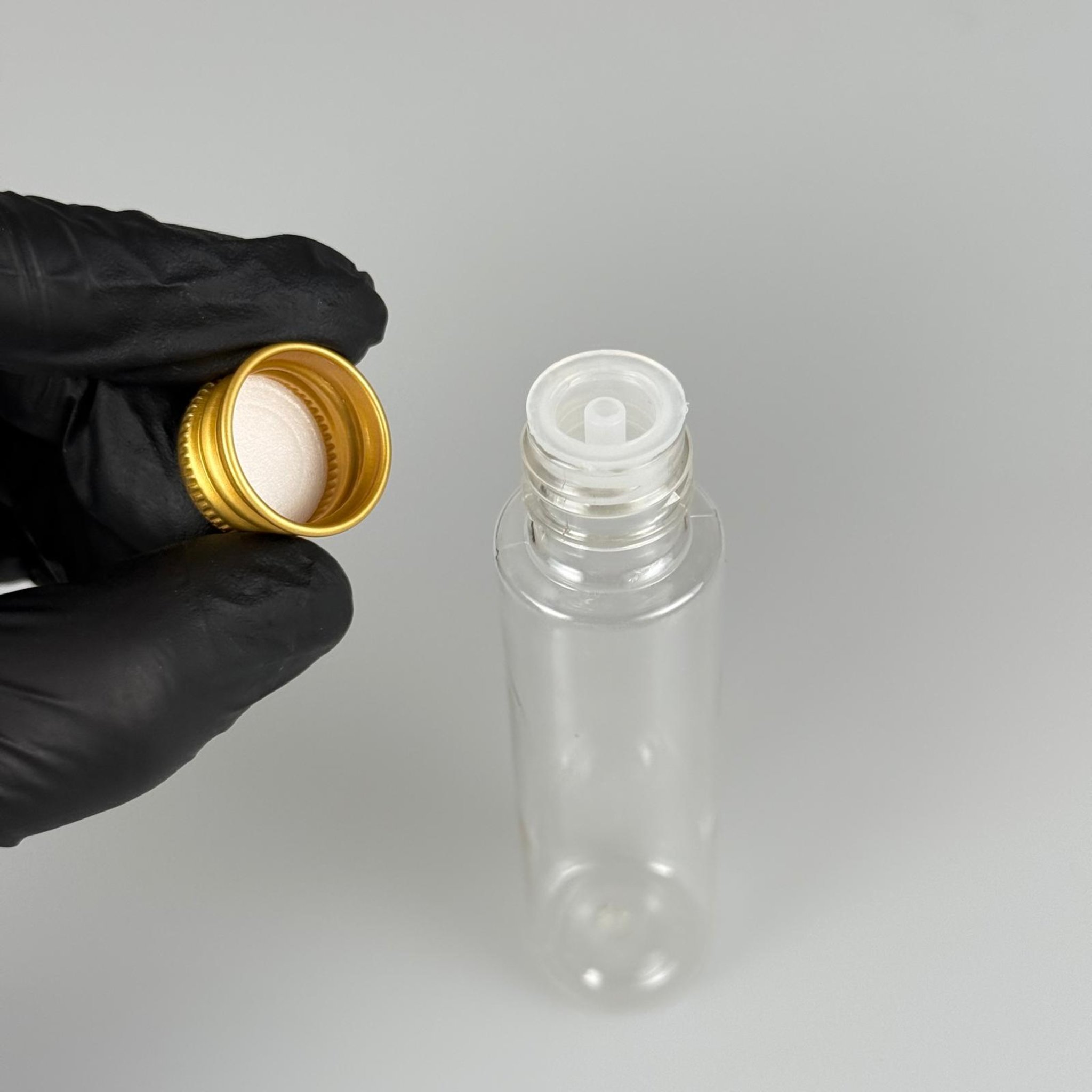 35 CC PET ŞİŞE - KÖPÜK CONTALI GOLD ALÜMİNYUM METAL KAPAKLI + DAMLALIKLI KOLONYA TIPALI TAKIM - 35 ML ŞEFFAF PET ŞİŞE