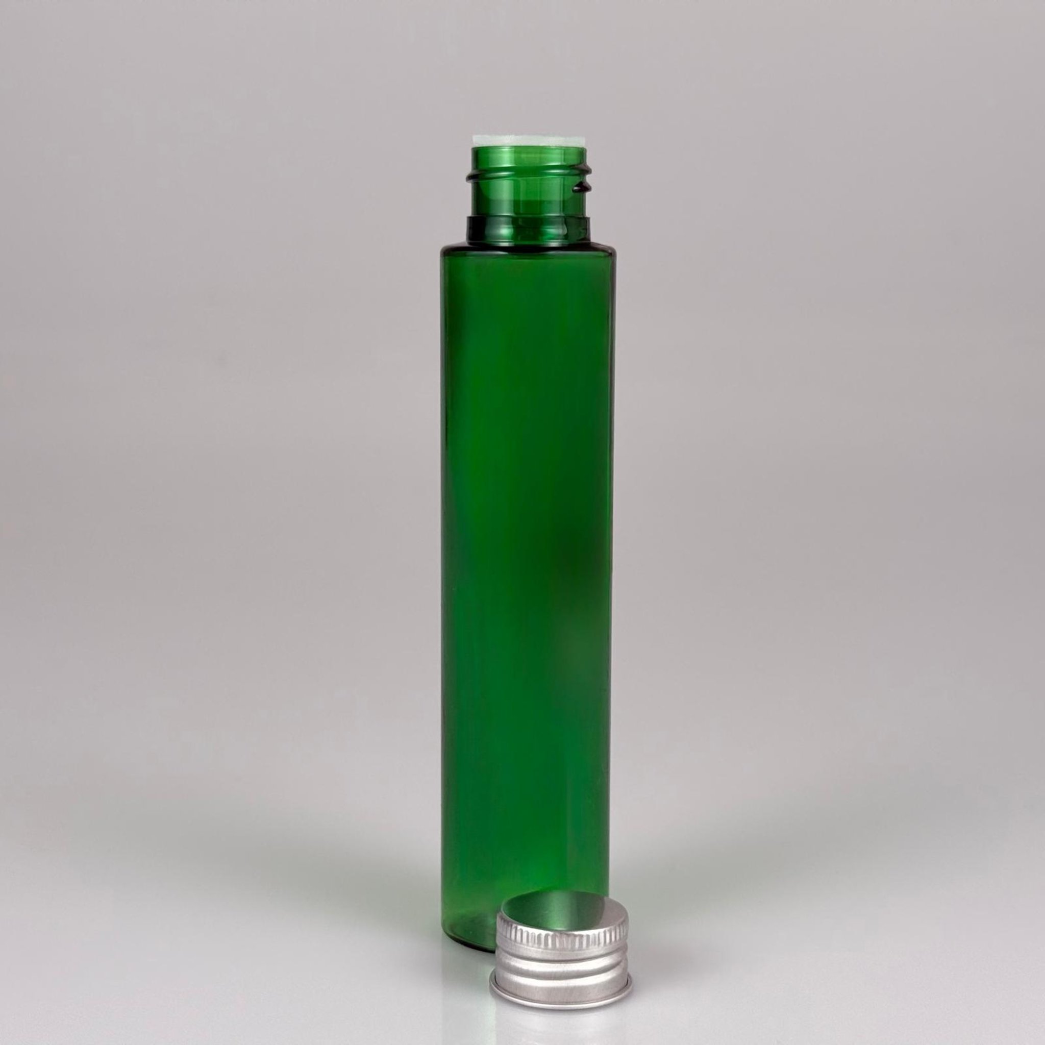 100 CC UZUN SİLİNDİR YEŞİL PET ŞİŞE (24 GR - 24 AĞIZ ) + KÖPÜK CONTALI GÜMÜŞ METAL ALÜMİNYUM KAPAK + KOLONYA TIPALI TAKIM - 100 ML BİBERİYE SUYU, LAVANTA YAĞI, SAÇ SERUM, TONİK VB İÇİN PLASTİK KOZMETİK AMBALAJLARI