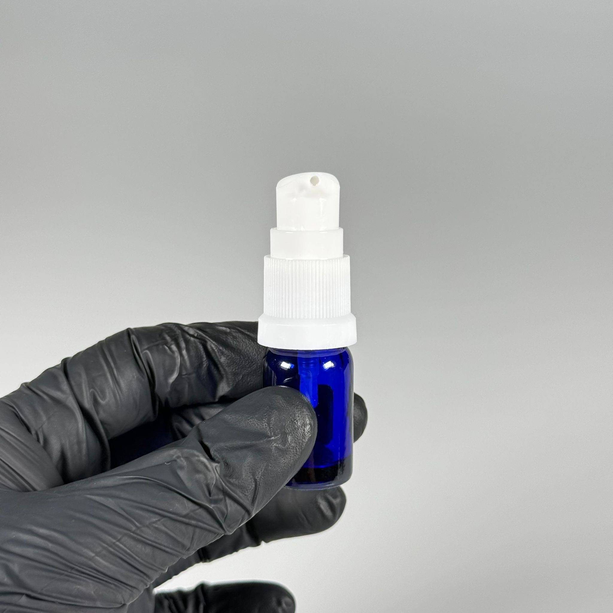 5 CC MAVİ CAM ŞİŞE - SIZDIRMAZ ETEKLİ BEYAZ LOSYON POMPALI TAKIM - 5 ML LOSYON ŞİŞESİ - YAĞ, KREM GİBİ YOĞUN KIVAMLI SIVILAR İÇİN CAM AMBALAJ