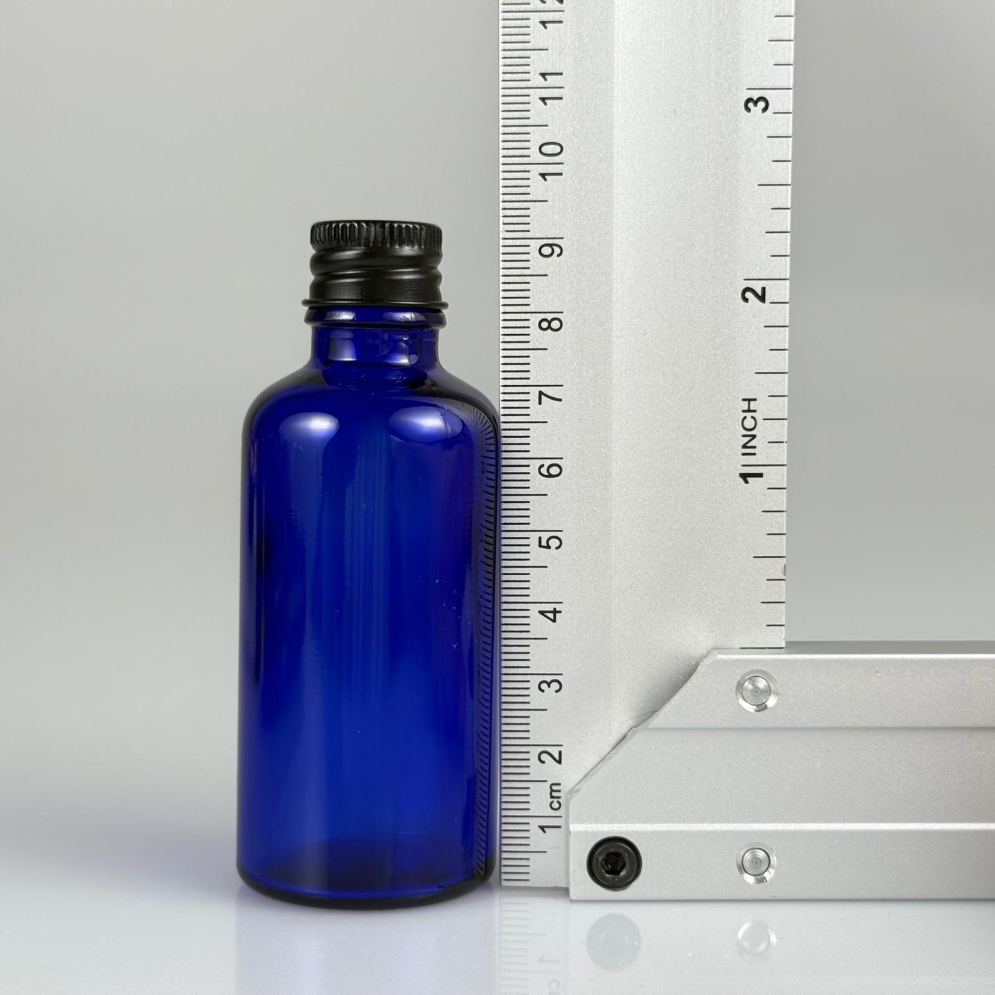 50 CC MAVİ CAM ŞİŞE + KÖPÜK CONTALI SİYAH ALÜMİNYUM METAL KAPAKLI TAKIM - 50 ML MAVİ CAM ŞİŞE