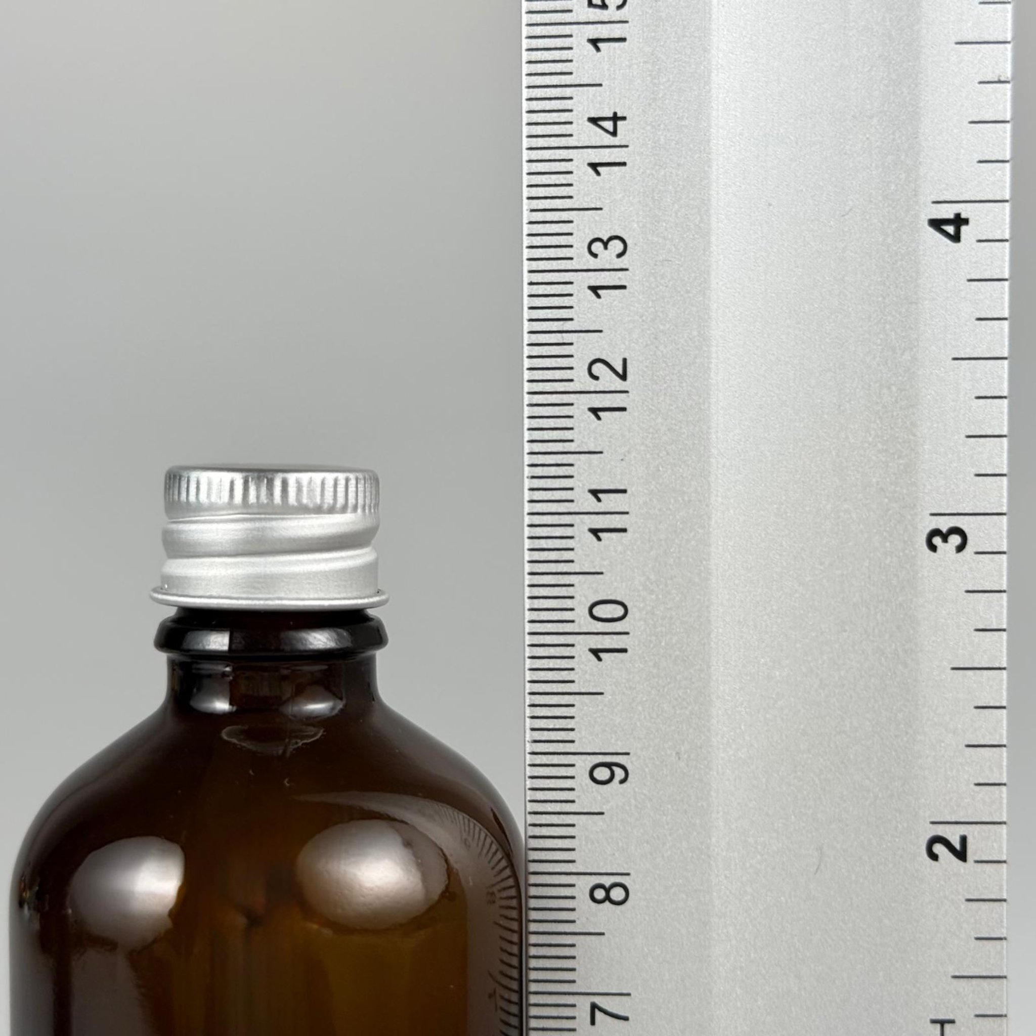 100 CC AMBER CAM ŞİŞE + KÖPÜK CONTALI GÜMÜŞ ALÜMİNYUM METAL KAPAKLI + DAMLALIKLI KOLONYA TIPALI TAKIM - 100 ML KAHVERENGİ CAM ŞİŞE