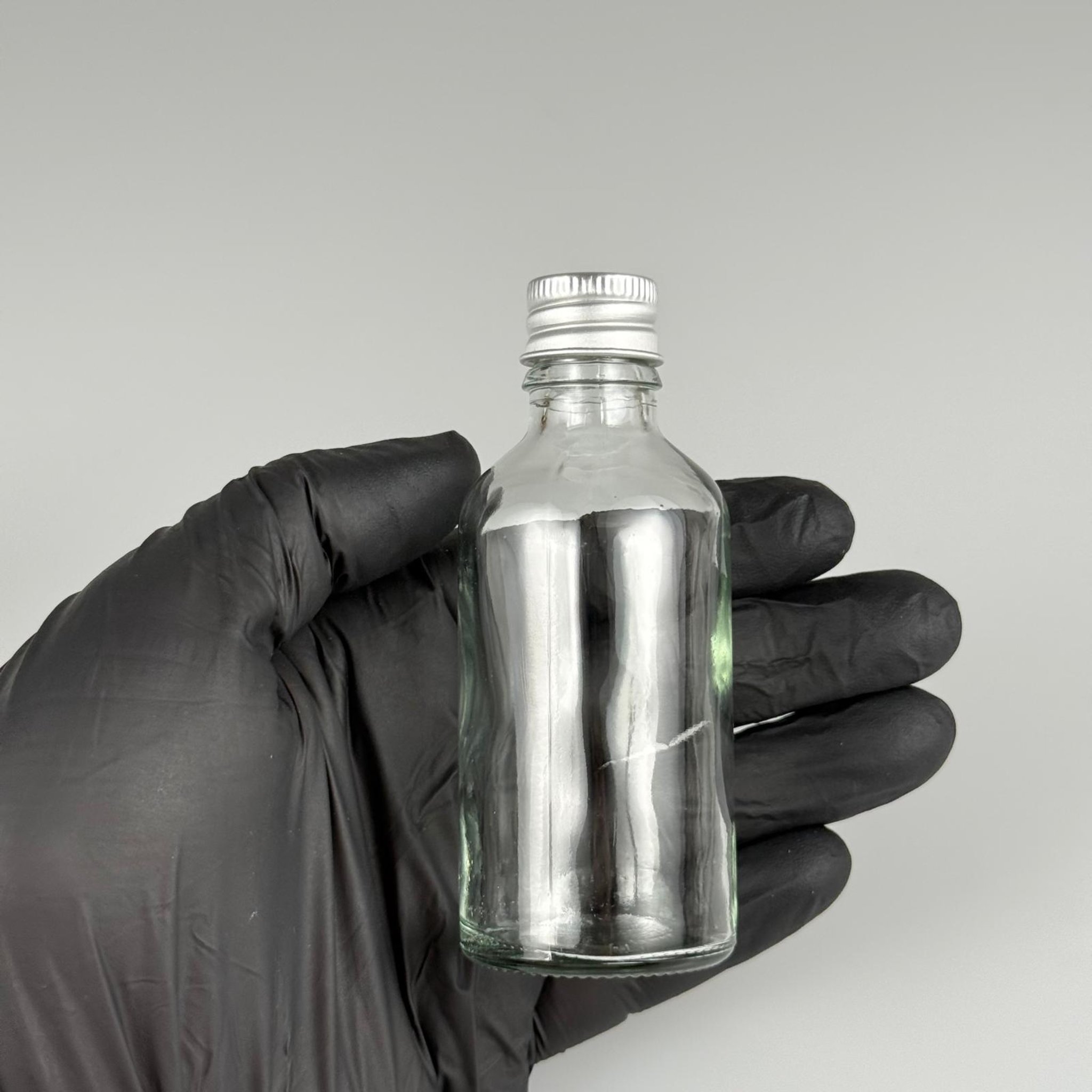 50 CC ŞEFFAF CAM ŞİŞE + KÖPÜK CONTALI GÜMÜŞ ALÜMİNYUM METAL KAPAKLI + KÖR TIPALI TAKIM - 50 ML ŞEFFAF CAM ŞİŞE