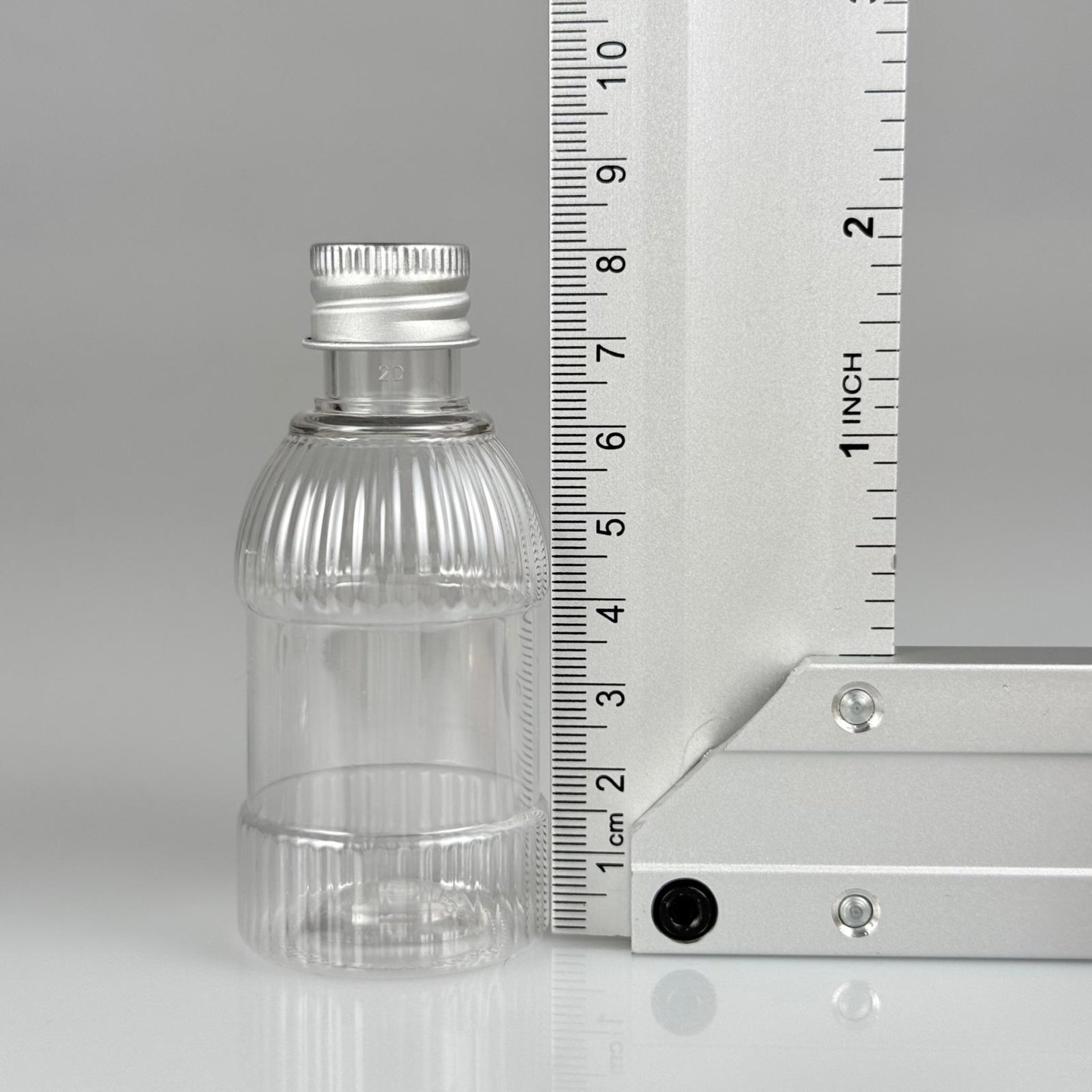 50 CC MANDALİNA MODEL PET ŞİŞE + KÖPÜK CONTALI GÜMÜŞ ALÜMİNYUM METAL KAPAKLI + KOLONYA TIPALI TAKIM - 50 ML TOMBUL PET ŞİŞE