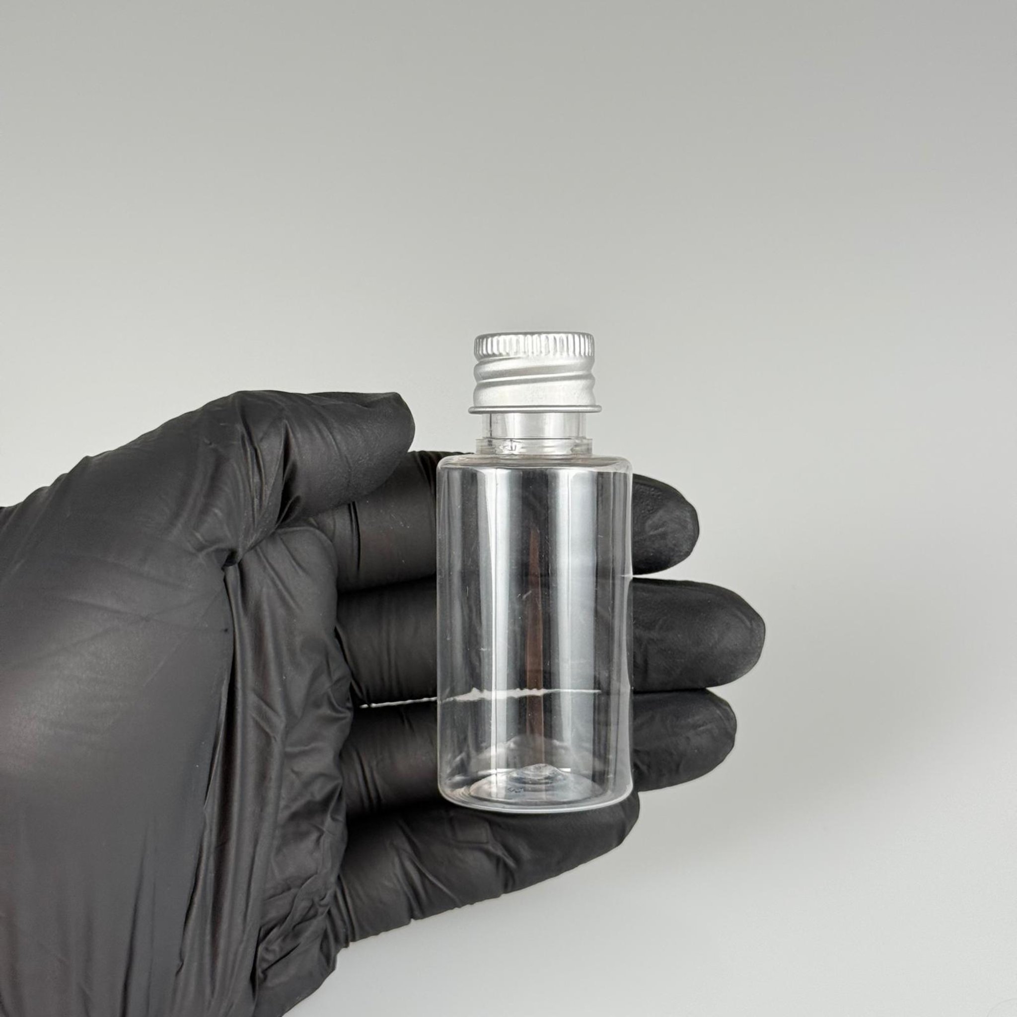 30 CC SİLİNDİR KISA MODEL PET ŞİŞE - KÖPÜK CONTALI GÜMÜŞ ALÜMİNYUM METAL KAPAKLI TAKIM - 30 ML ŞEFFAF PET ŞİŞE
