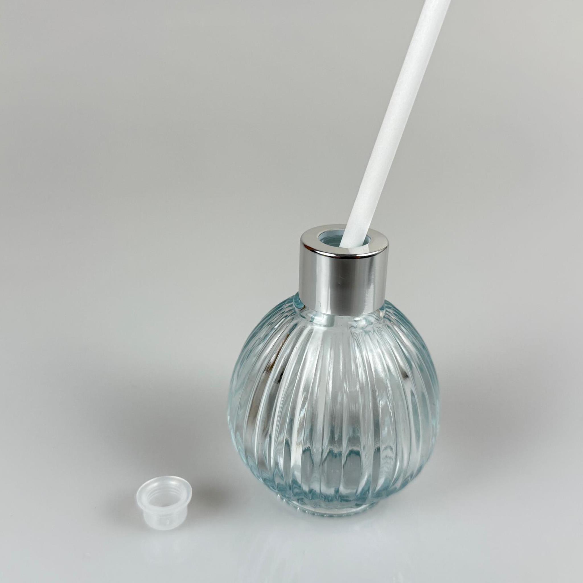 ÇİZGİLİ TOP MODEL CAM BAMBU ODA KOKUSU ŞİŞESİ + METAL GÜMÜŞ KAPAK + TIPA + KALIN BEYAZ FİBER BAMBU ÇUBUK - 50 ML SET TAKIM - HEDİYELİK PROMOSYON DİFFUSER ŞİŞELERİ